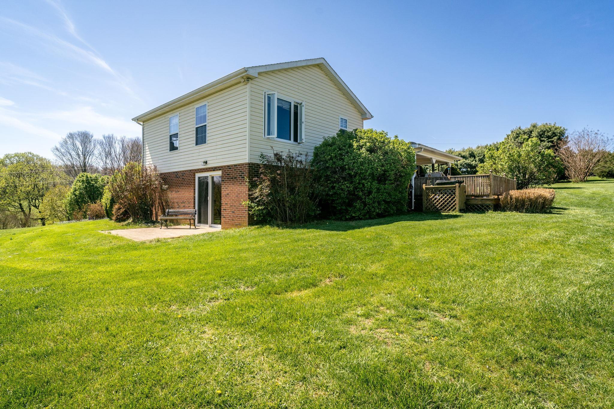 1075 CHESTNUT RIDGE RD, STAUNTON, Virginia 24401, 3 Bedrooms Bedrooms, ,2 BathroomsBathrooms,Residential,1075 CHESTNUT RIDGE RD,675592 MLS # 675592