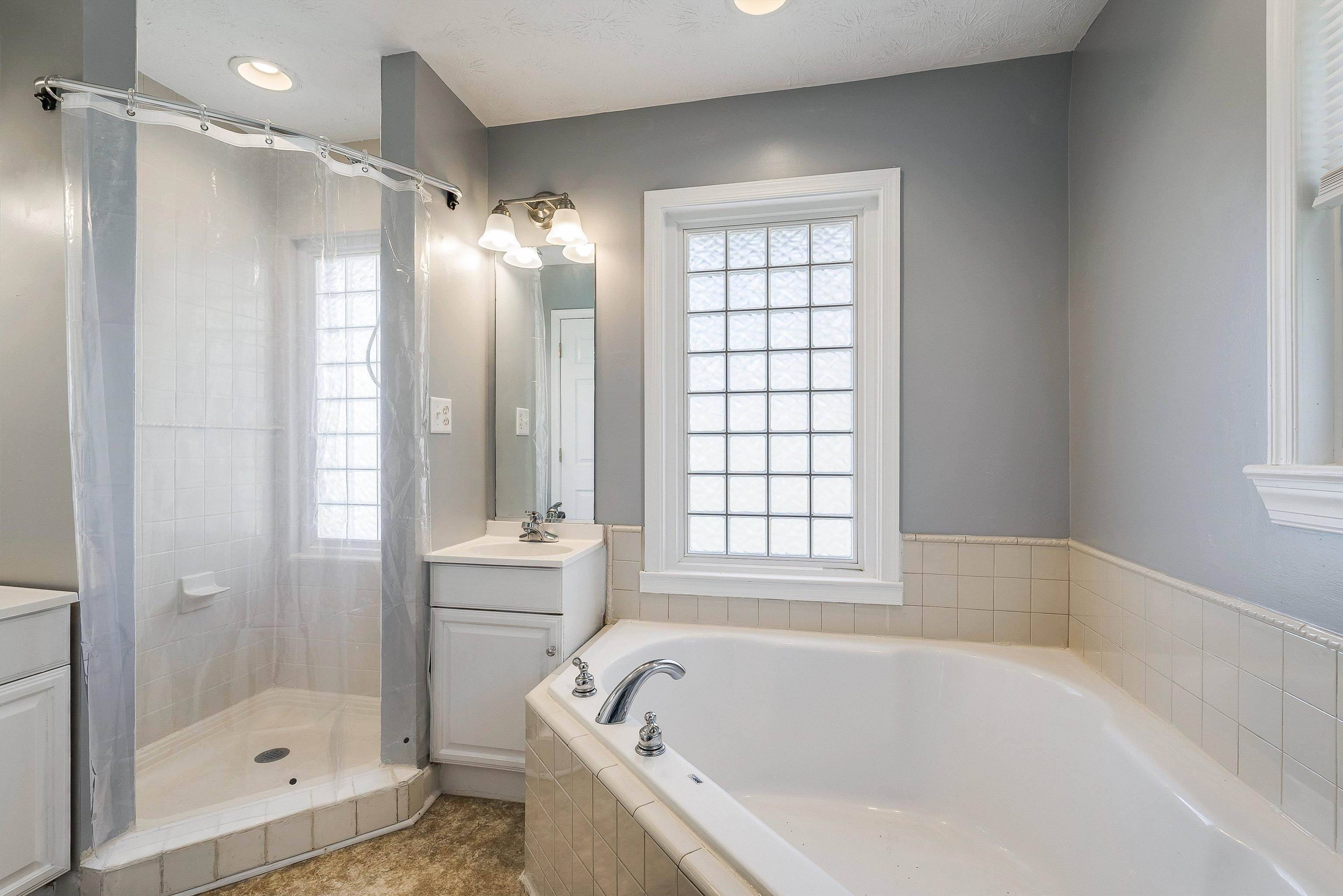 16998 E SUMMIT AVE, ELKTON, Virginia 22827, 5 Bedrooms Bedrooms, ,5 BathroomsBathrooms,Residential,16998 E SUMMIT AVE,675596 MLS # 675596