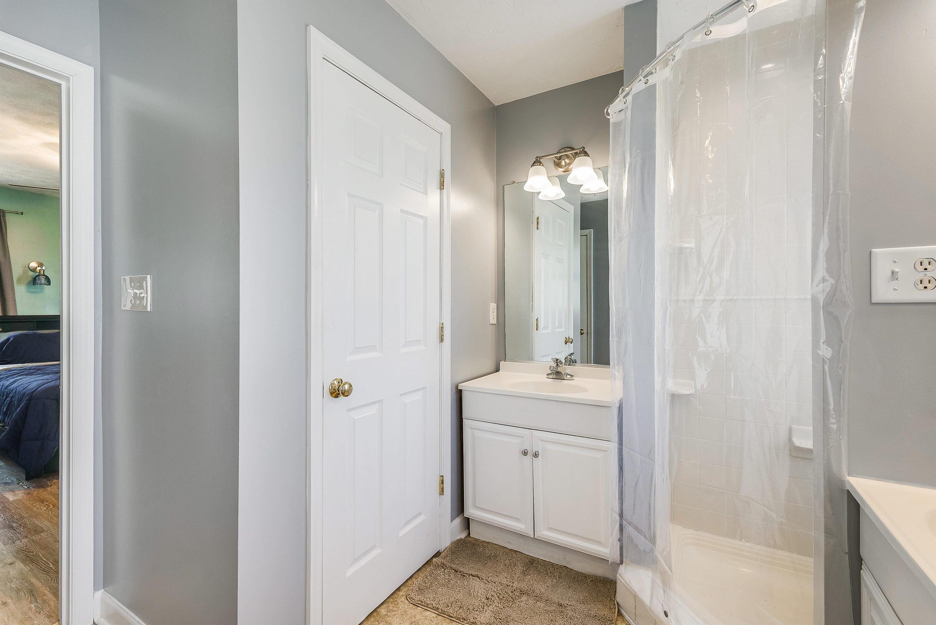 16998 E SUMMIT AVE, ELKTON, Virginia 22827, 5 Bedrooms Bedrooms, ,5 BathroomsBathrooms,Residential,16998 E SUMMIT AVE,675596 MLS # 675596