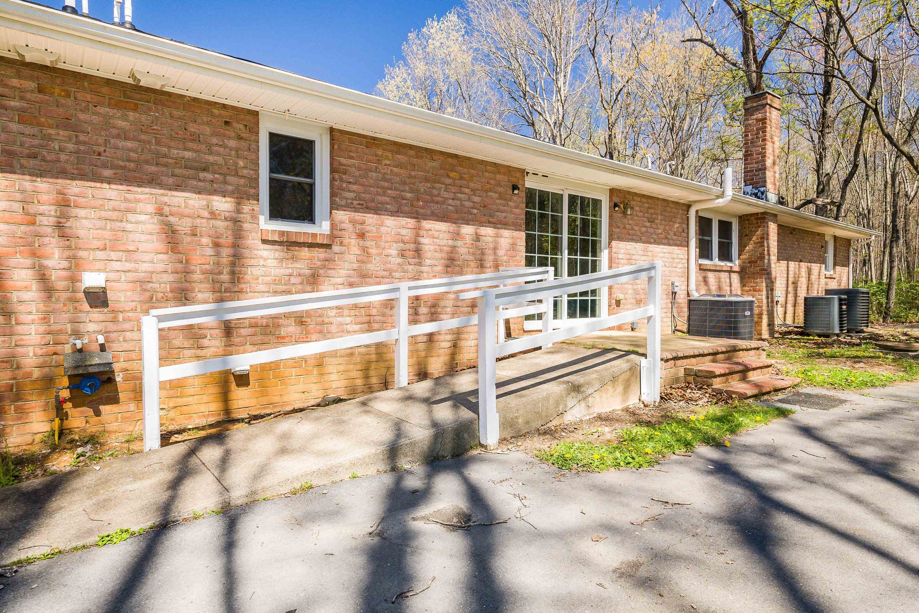 16998 E SUMMIT AVE, ELKTON, Virginia 22827, 5 Bedrooms Bedrooms, ,5 BathroomsBathrooms,Residential,16998 E SUMMIT AVE,675596 MLS # 675596