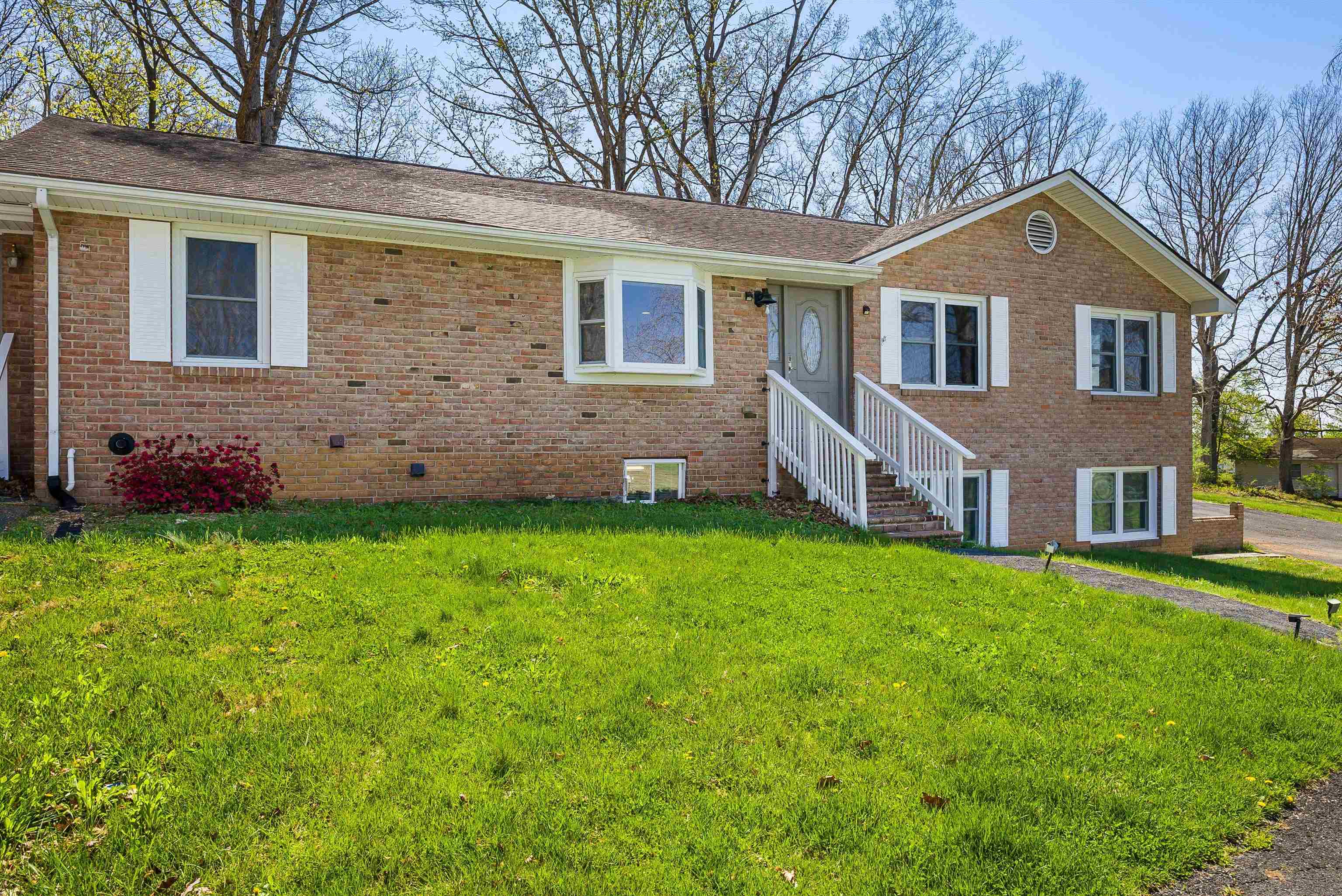 16998 E SUMMIT AVE, ELKTON, Virginia 22827, 5 Bedrooms Bedrooms, ,5 BathroomsBathrooms,Residential,16998 E SUMMIT AVE,675596 MLS # 675596