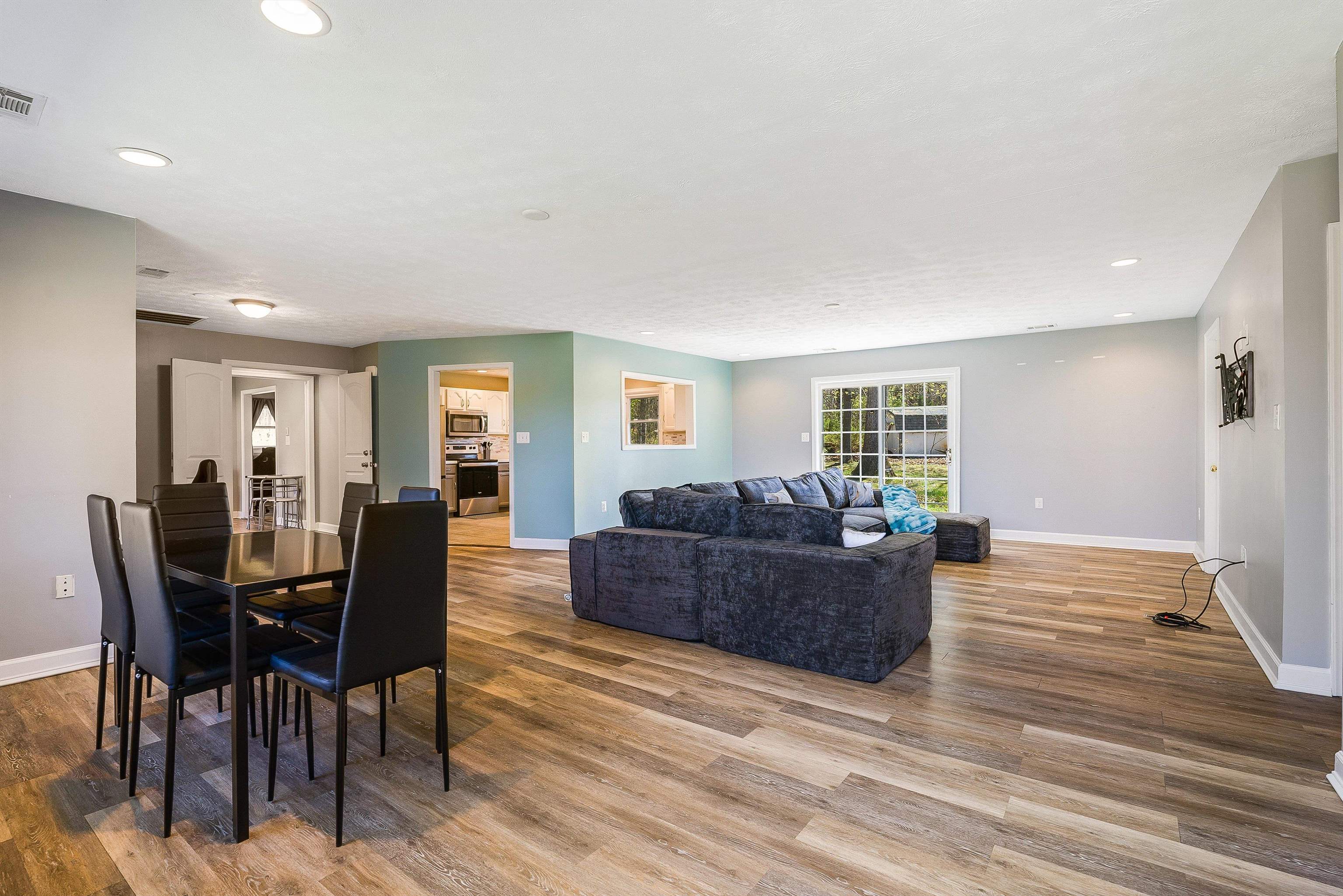 16998 E SUMMIT AVE, ELKTON, Virginia 22827, 5 Bedrooms Bedrooms, ,5 BathroomsBathrooms,Residential,16998 E SUMMIT AVE,675596 MLS # 675596