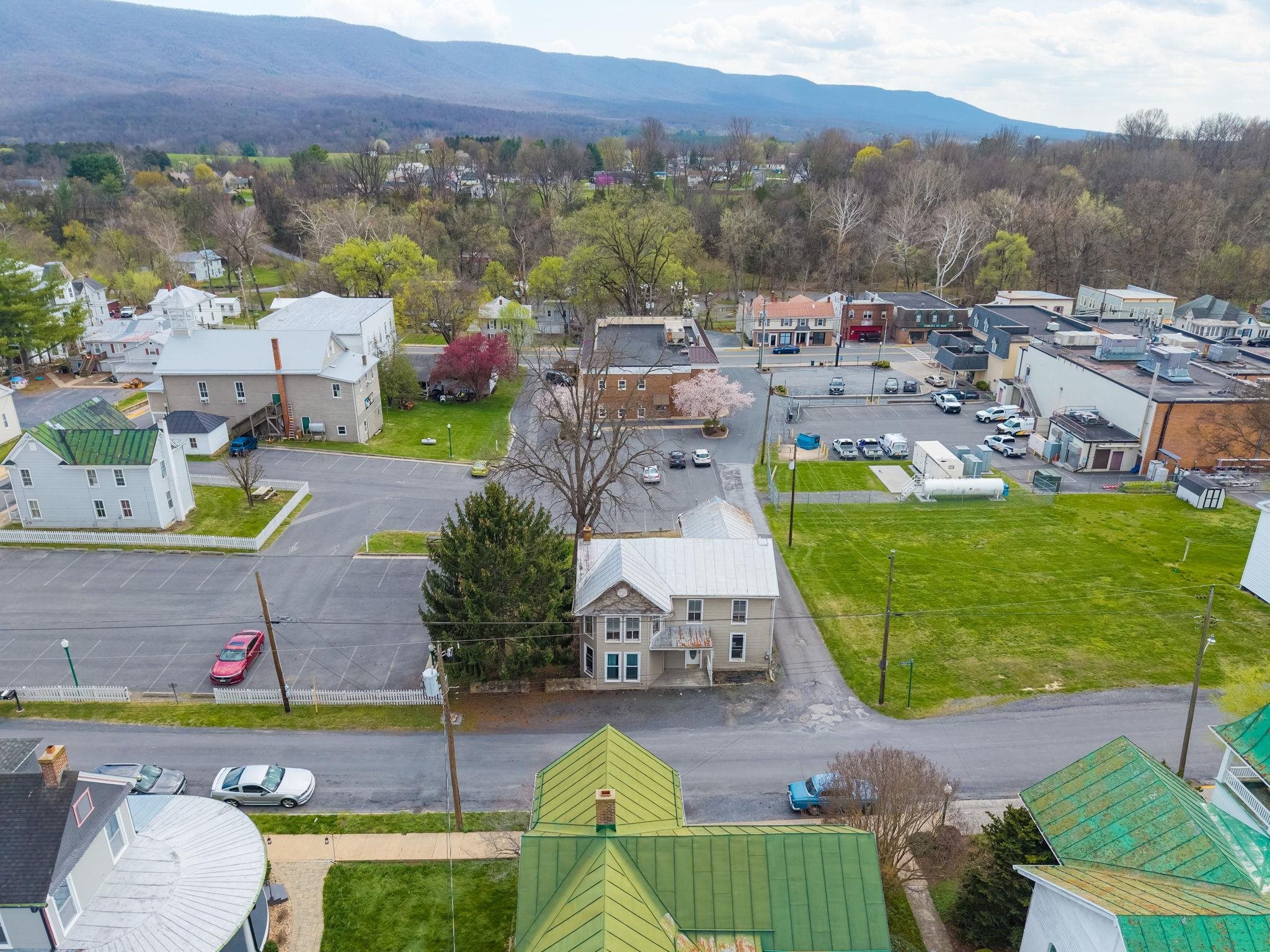 105 S HIGH ST, EDINBURG, Virginia 22842, 3 Bedrooms Bedrooms, ,1 BathroomBathrooms,Residential,105 S HIGH ST,675598 MLS # 675598