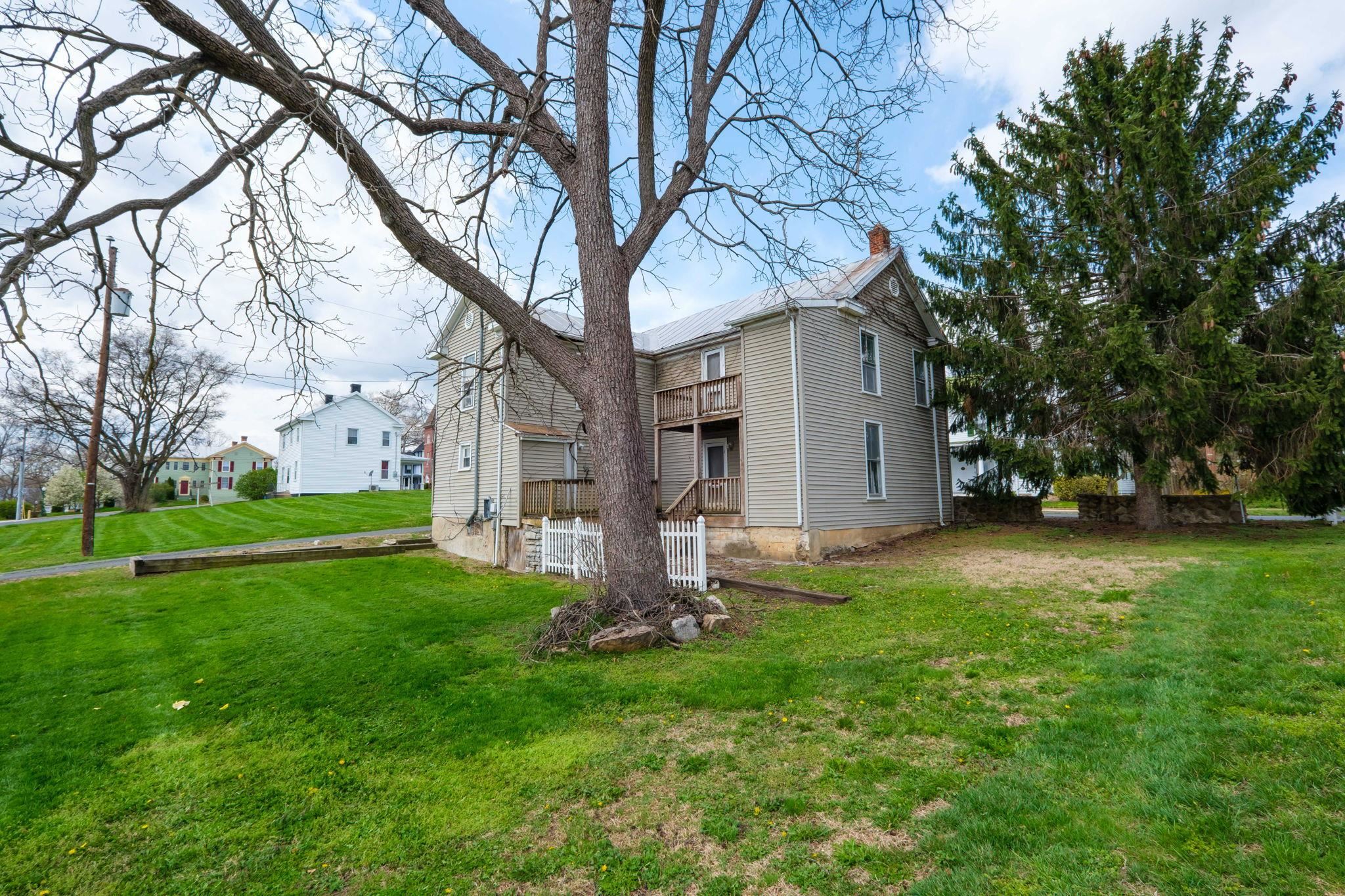 105 S HIGH ST, EDINBURG, Virginia 22842, 3 Bedrooms Bedrooms, ,1 BathroomBathrooms,Residential,105 S HIGH ST,675598 MLS # 675598