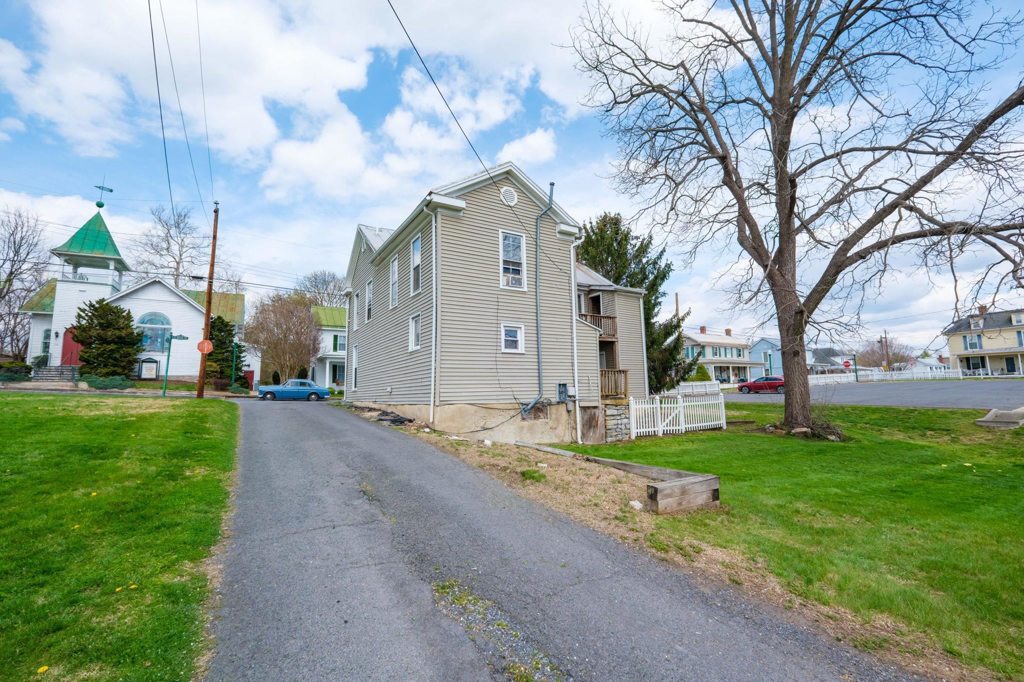 105 S HIGH ST, EDINBURG, Virginia 22842, 3 Bedrooms Bedrooms, ,1 BathroomBathrooms,Residential,105 S HIGH ST,675598 MLS # 675598