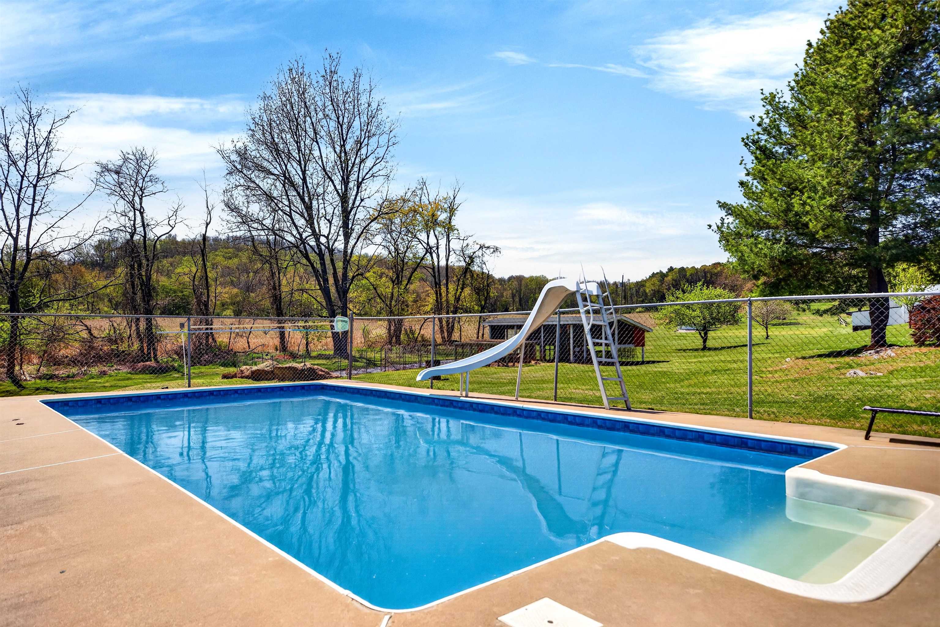 22 OAK RIDGE LN, STAUNTON, Virginia 24401, 2 Bedrooms Bedrooms, ,2 BathroomsBathrooms,Residential,22 OAK RIDGE LN,675602 MLS # 675602