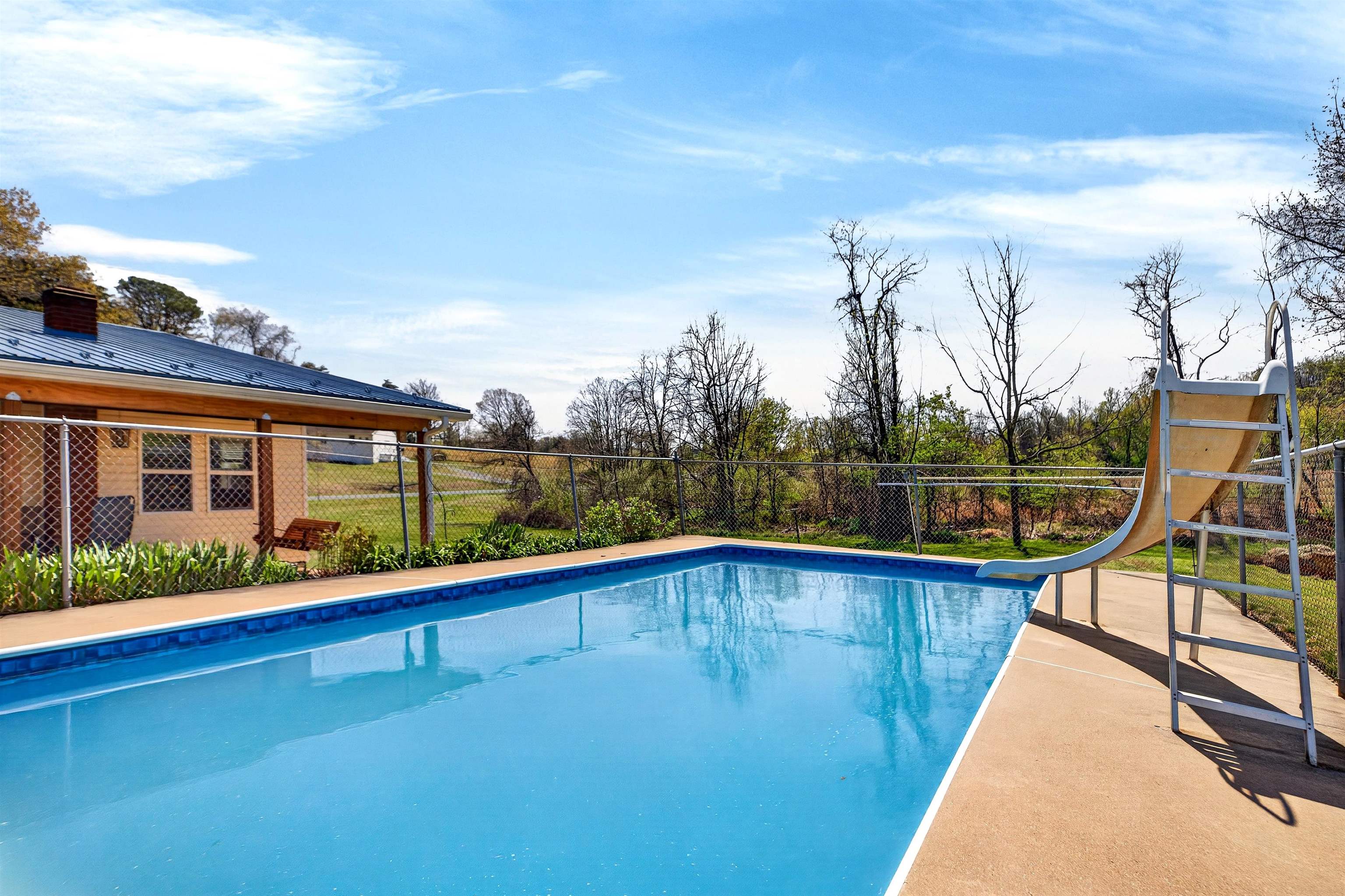 22 OAK RIDGE LN, STAUNTON, Virginia 24401, 2 Bedrooms Bedrooms, ,2 BathroomsBathrooms,Residential,22 OAK RIDGE LN,675602 MLS # 675602