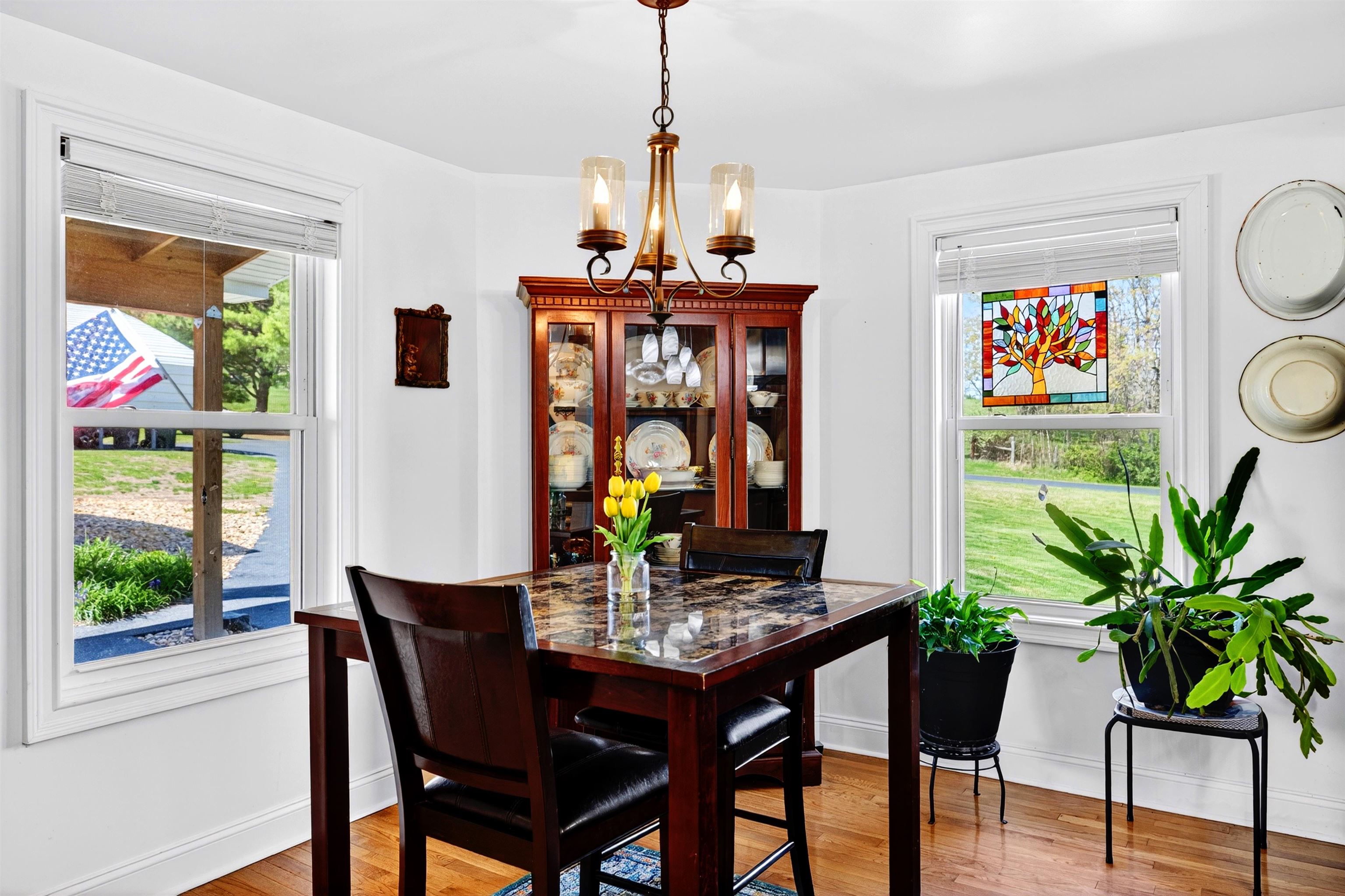 22 OAK RIDGE LN, STAUNTON, Virginia 24401, 2 Bedrooms Bedrooms, ,2 BathroomsBathrooms,Residential,22 OAK RIDGE LN,675602 MLS # 675602