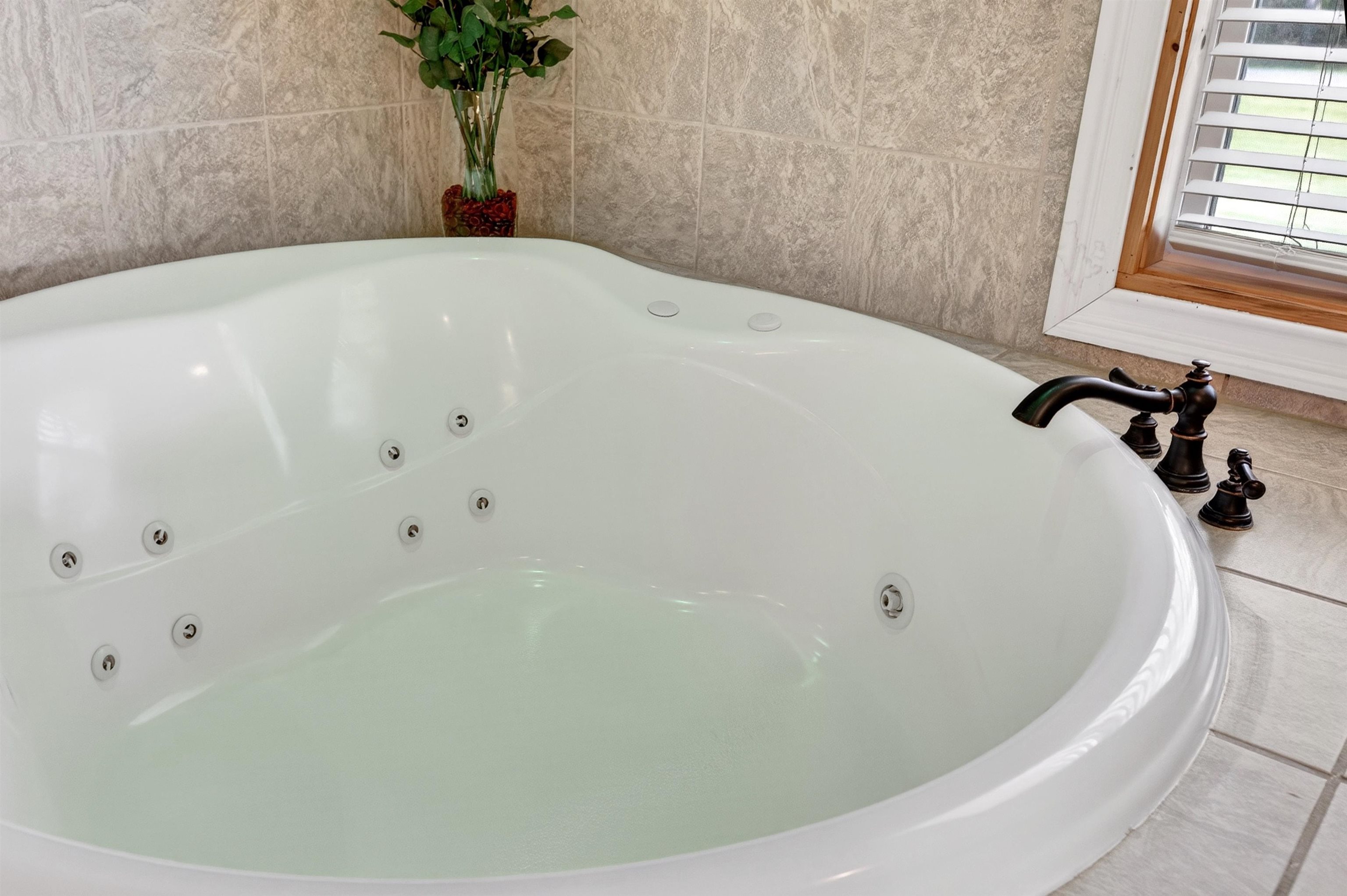 22 OAK RIDGE LN, STAUNTON, Virginia 24401, 2 Bedrooms Bedrooms, ,2 BathroomsBathrooms,Residential,22 OAK RIDGE LN,675602 MLS # 675602