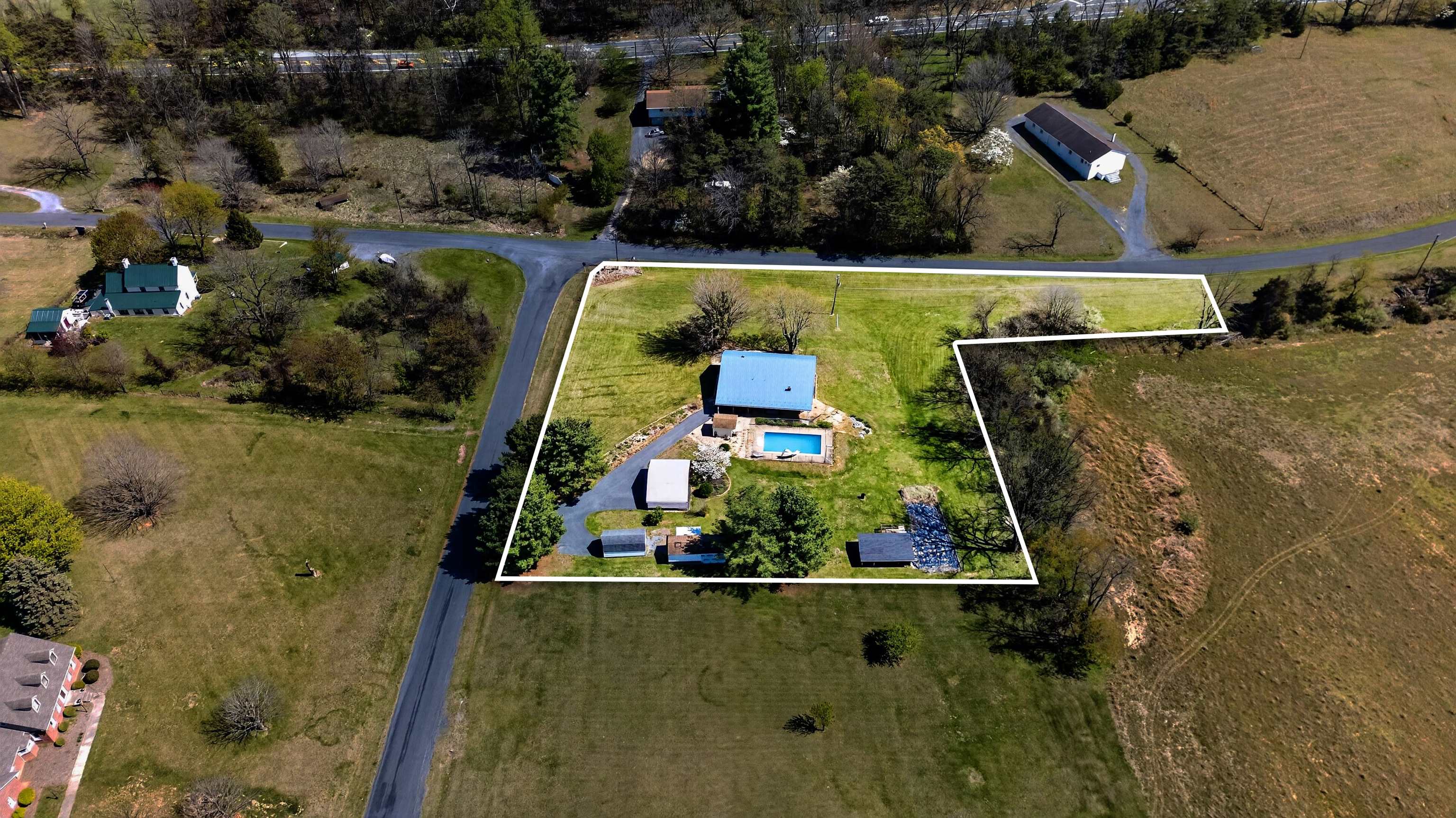 22 OAK RIDGE LN, STAUNTON, Virginia 24401, 2 Bedrooms Bedrooms, ,2 BathroomsBathrooms,Residential,22 OAK RIDGE LN,675602 MLS # 675602