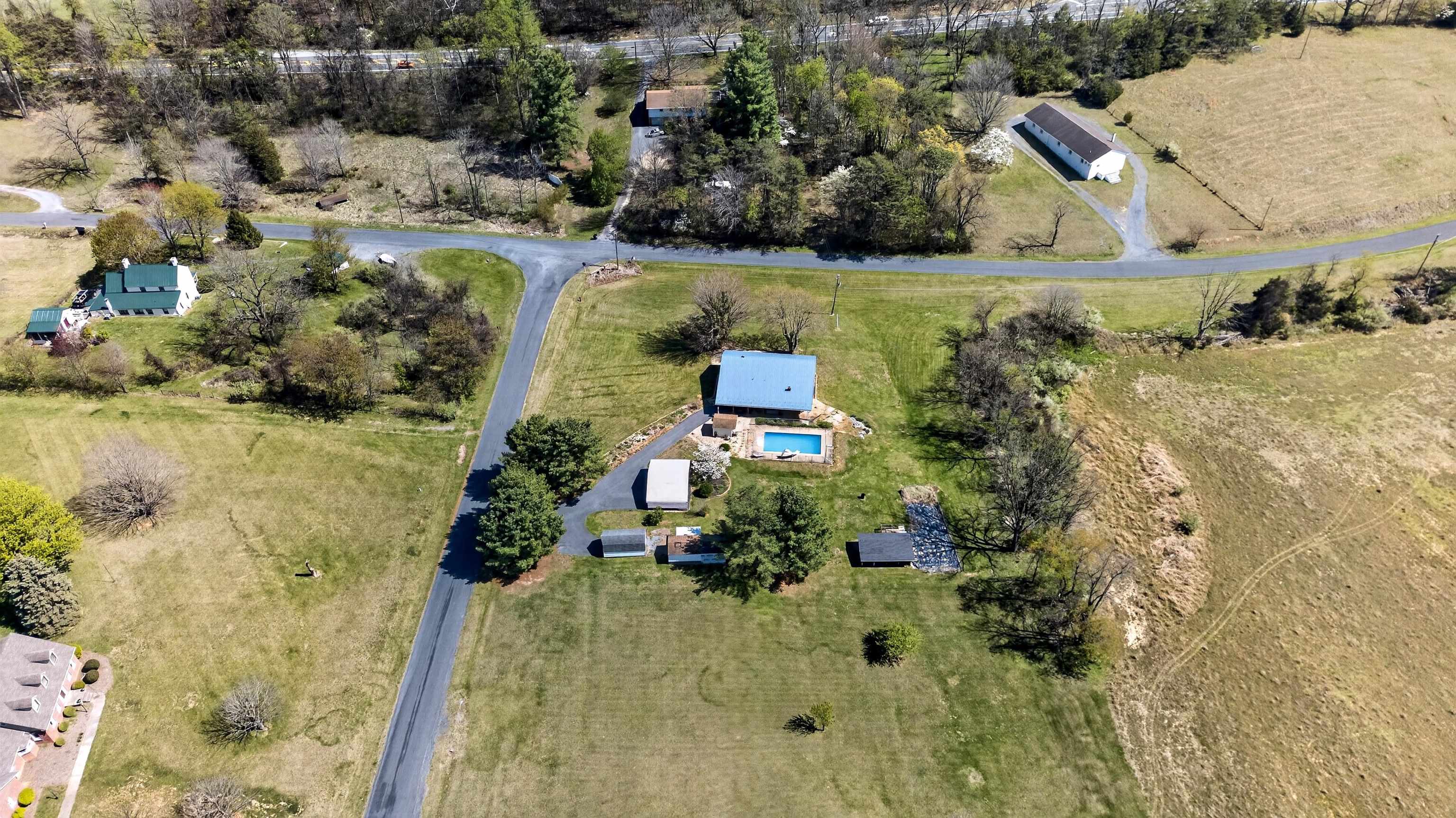 22 OAK RIDGE LN, STAUNTON, Virginia 24401, 2 Bedrooms Bedrooms, ,2 BathroomsBathrooms,Residential,22 OAK RIDGE LN,675602 MLS # 675602