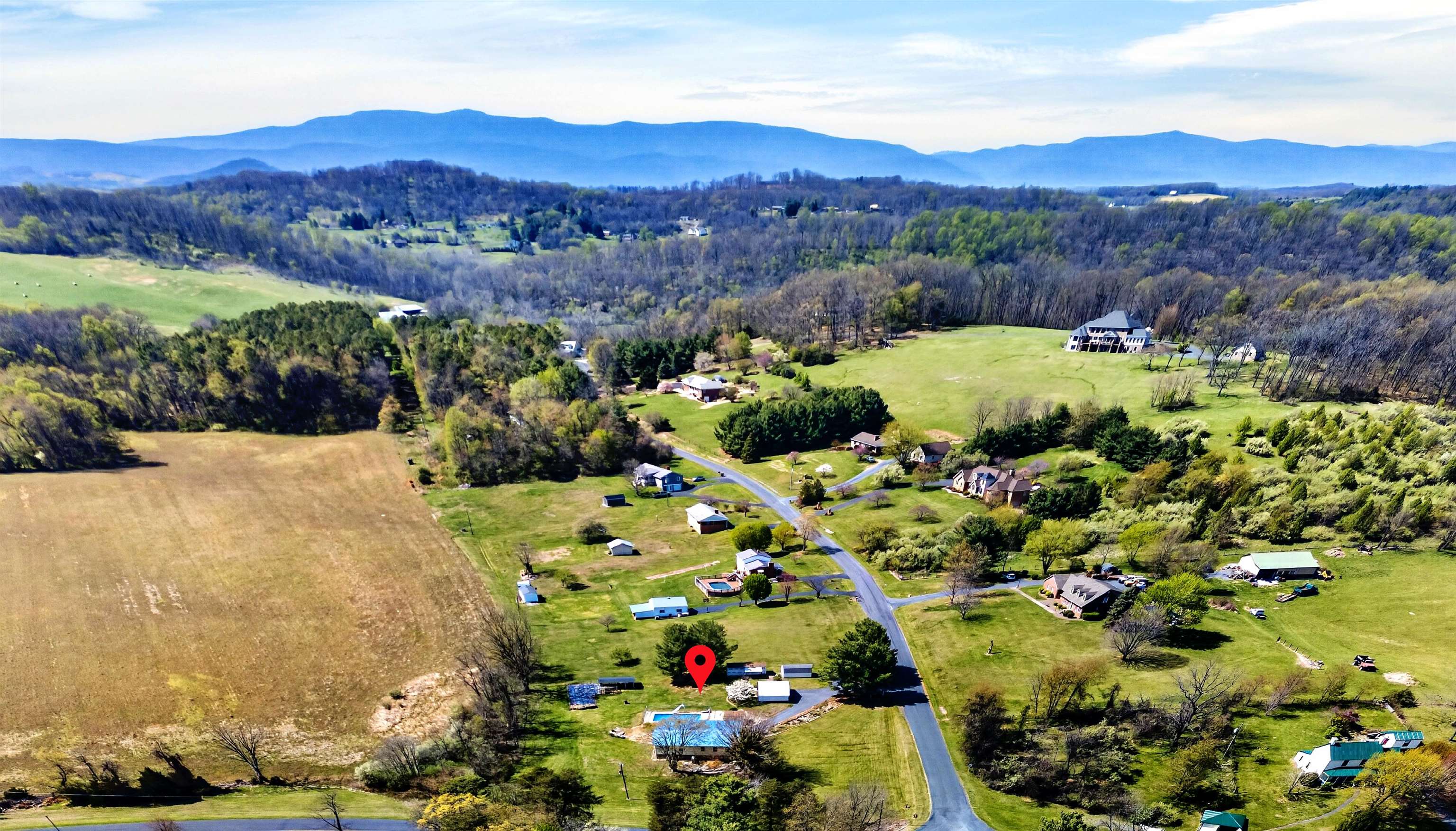 22 OAK RIDGE LN, STAUNTON, Virginia 24401, 2 Bedrooms Bedrooms, ,2 BathroomsBathrooms,Residential,22 OAK RIDGE LN,675602 MLS # 675602