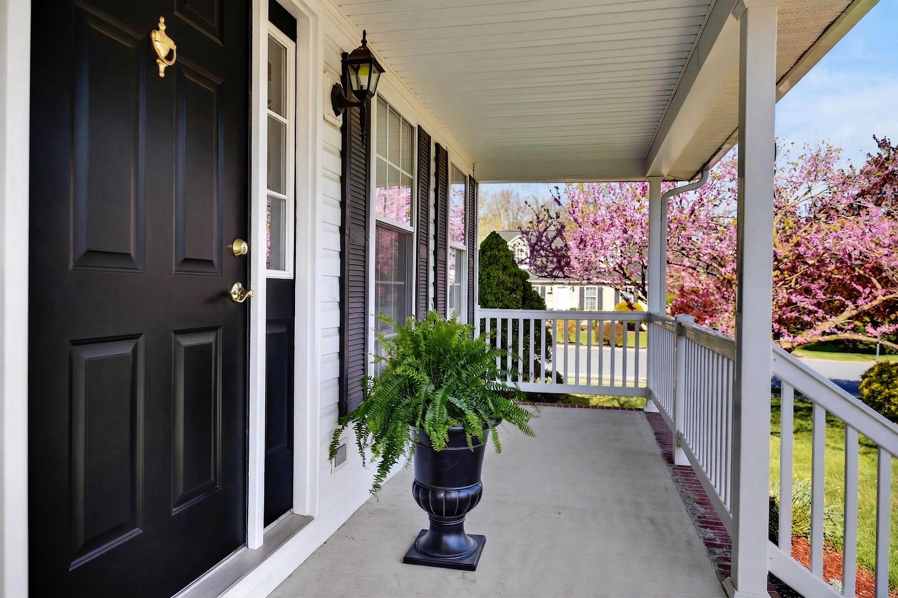 97 LAUREL OAK LN, GROTTOES, Virginia 24441, 3 Bedrooms Bedrooms, ,2 BathroomsBathrooms,Residential,97 LAUREL OAK LN,675607 MLS # 675607