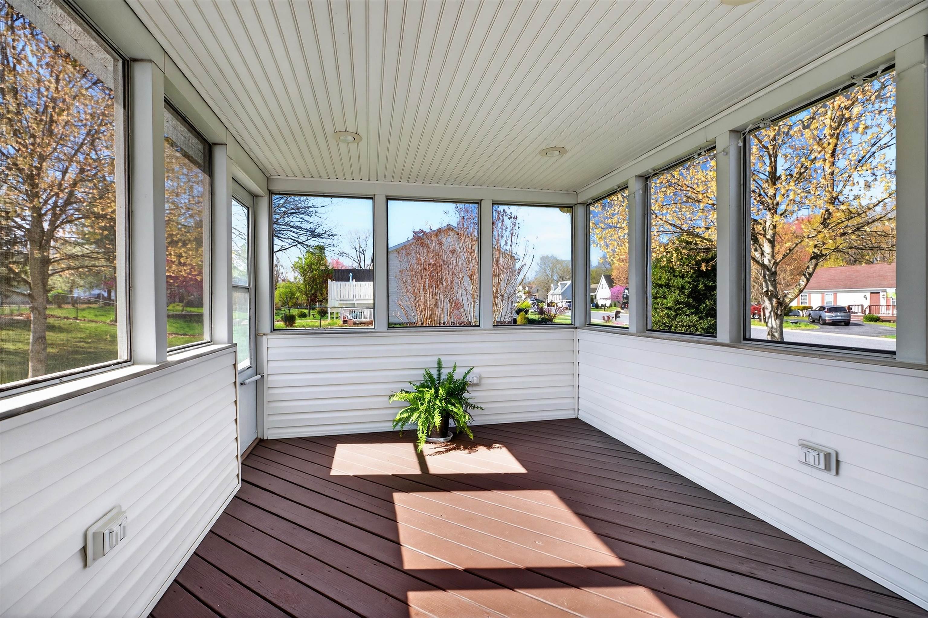 97 LAUREL OAK LN, GROTTOES, Virginia 24441, 3 Bedrooms Bedrooms, ,2 BathroomsBathrooms,Residential,97 LAUREL OAK LN,675607 MLS # 675607