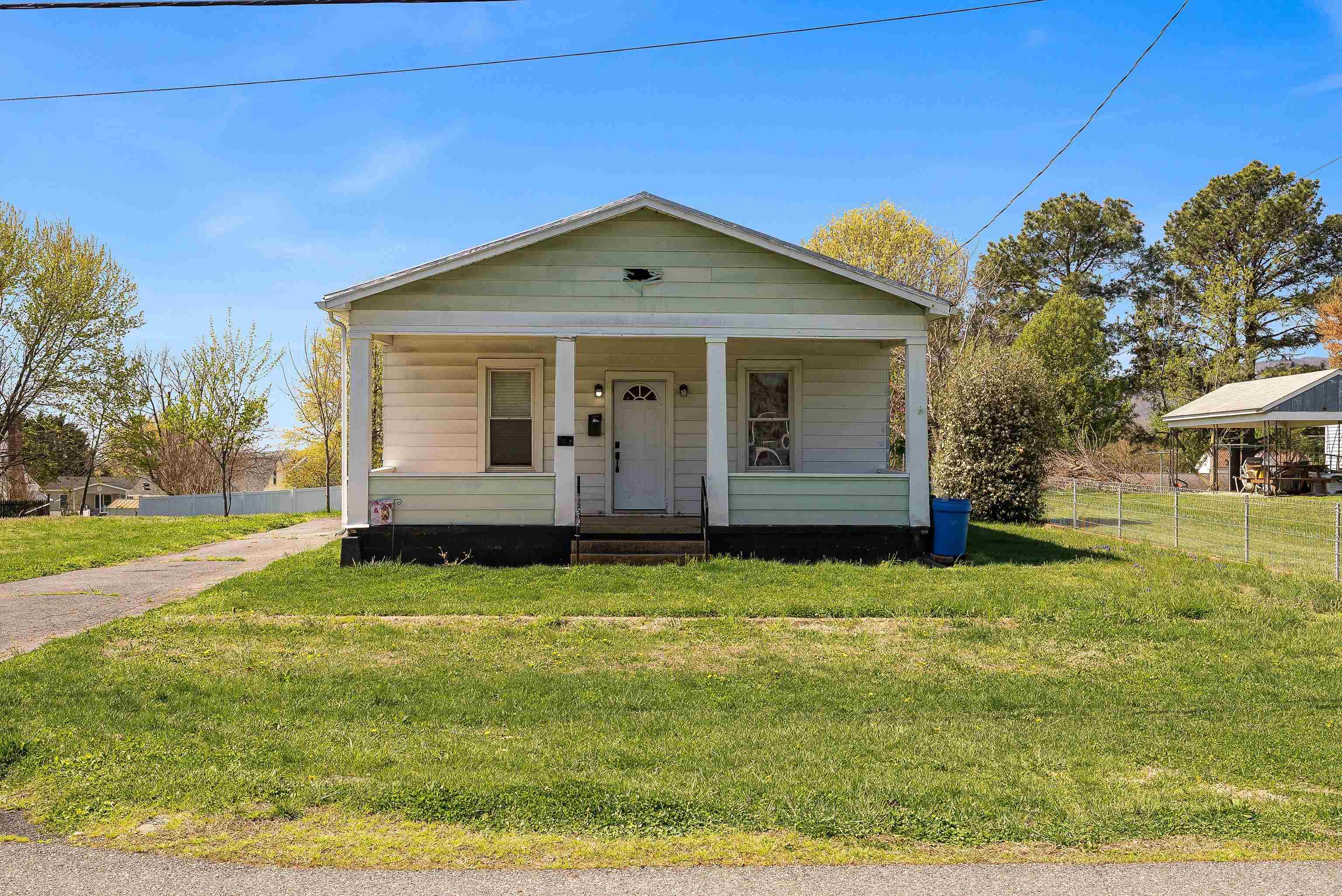 505 EIGHTH ST, SHENANDOAH, Virginia 22849, 2 Bedrooms Bedrooms, ,1 BathroomBathrooms,Residential,505 EIGHTH ST,675609 MLS # 675609