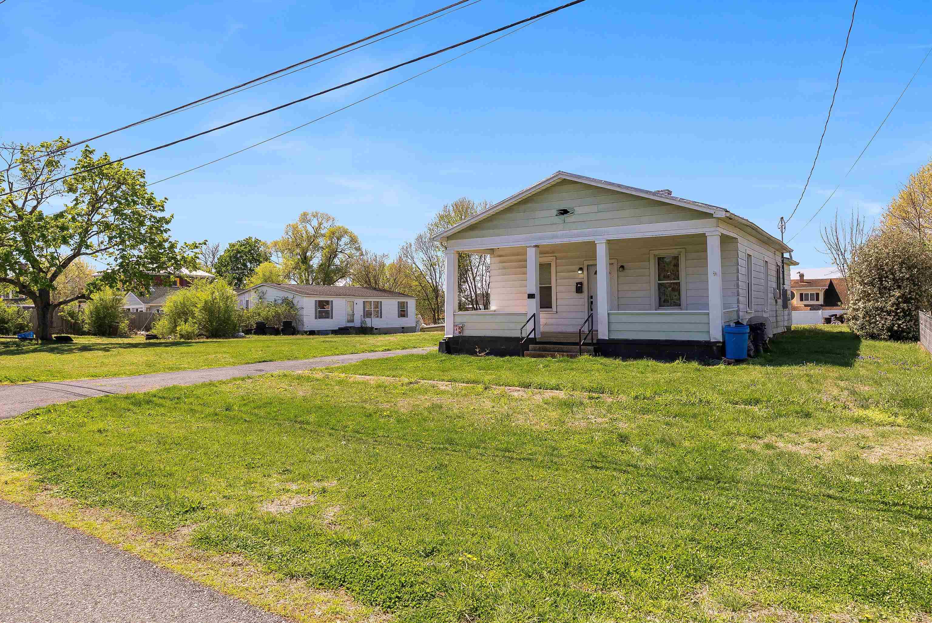 505 EIGHTH ST, SHENANDOAH, Virginia 22849, 2 Bedrooms Bedrooms, ,1 BathroomBathrooms,Residential,505 EIGHTH ST,675609 MLS # 675609