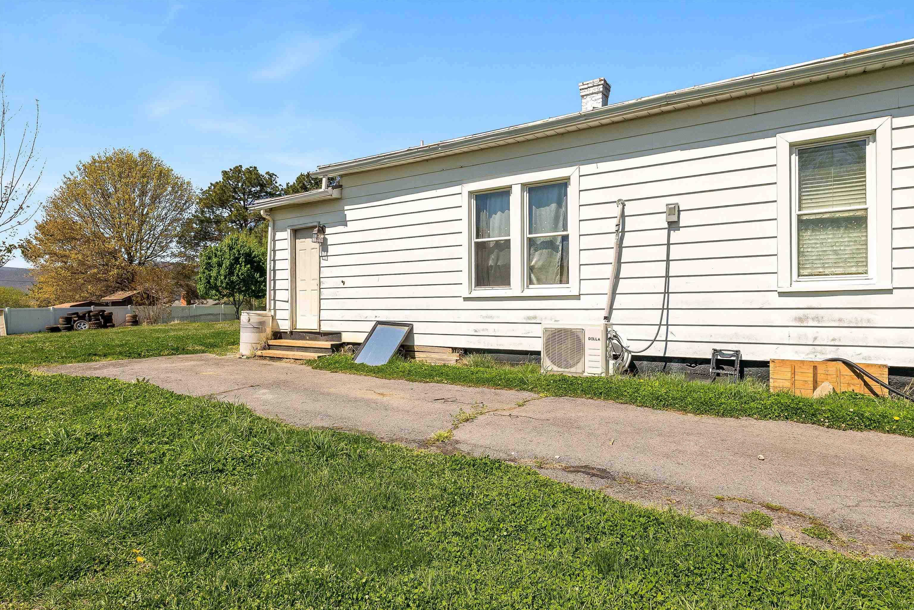 505 EIGHTH ST, SHENANDOAH, Virginia 22849, 2 Bedrooms Bedrooms, ,1 BathroomBathrooms,Residential,505 EIGHTH ST,675609 MLS # 675609