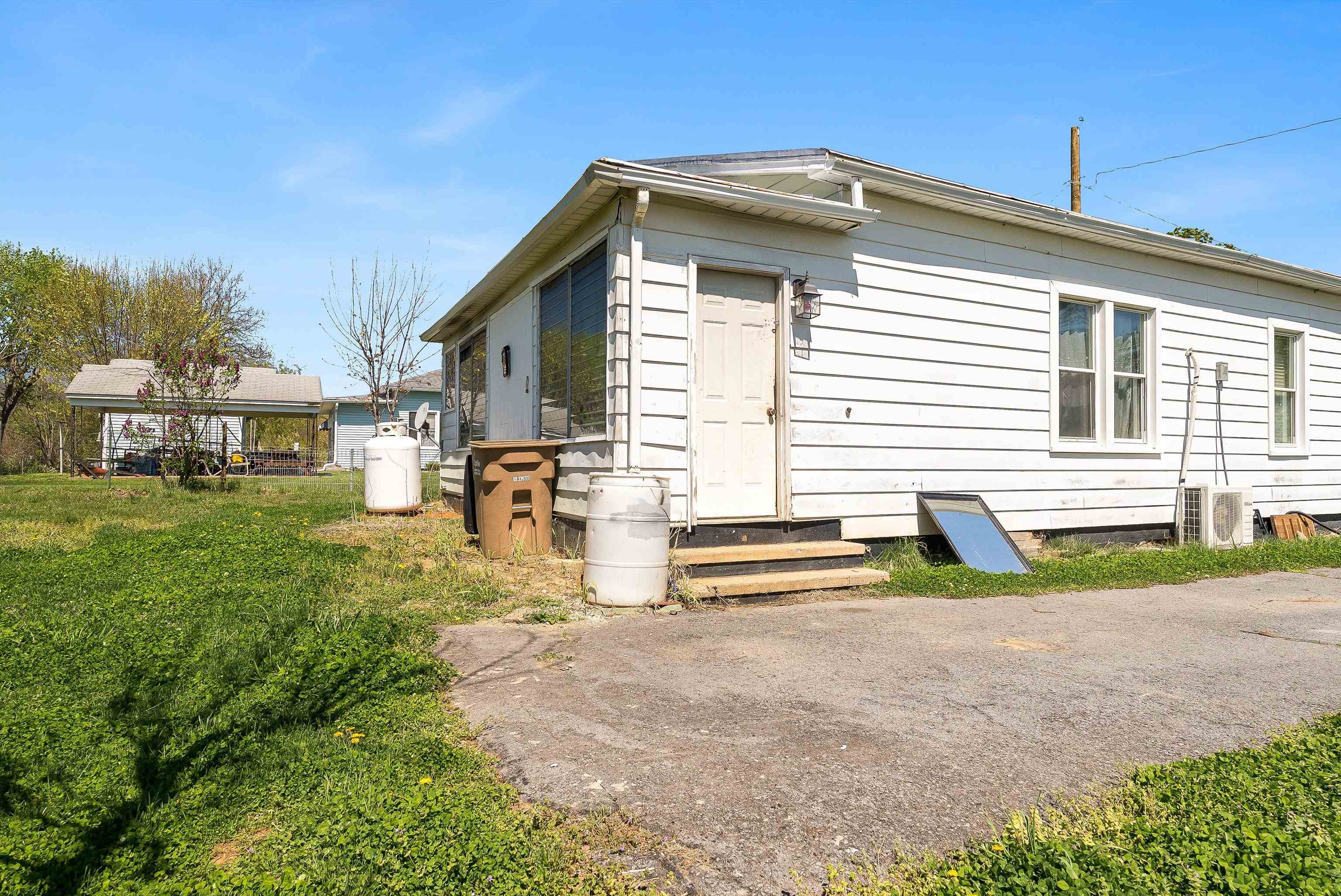 505 EIGHTH ST, SHENANDOAH, Virginia 22849, 2 Bedrooms Bedrooms, ,1 BathroomBathrooms,Residential,505 EIGHTH ST,675609 MLS # 675609