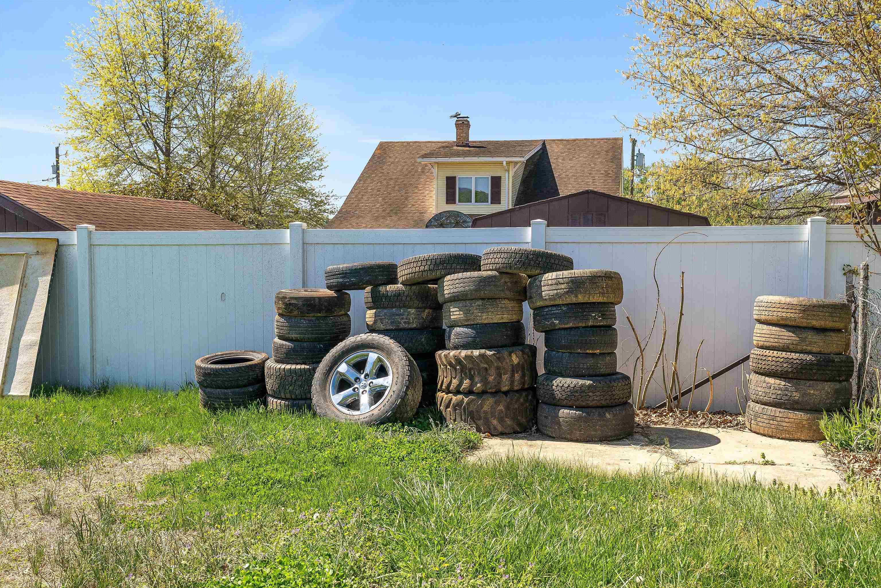 505 EIGHTH ST, SHENANDOAH, Virginia 22849, 2 Bedrooms Bedrooms, ,1 BathroomBathrooms,Residential,505 EIGHTH ST,675609 MLS # 675609