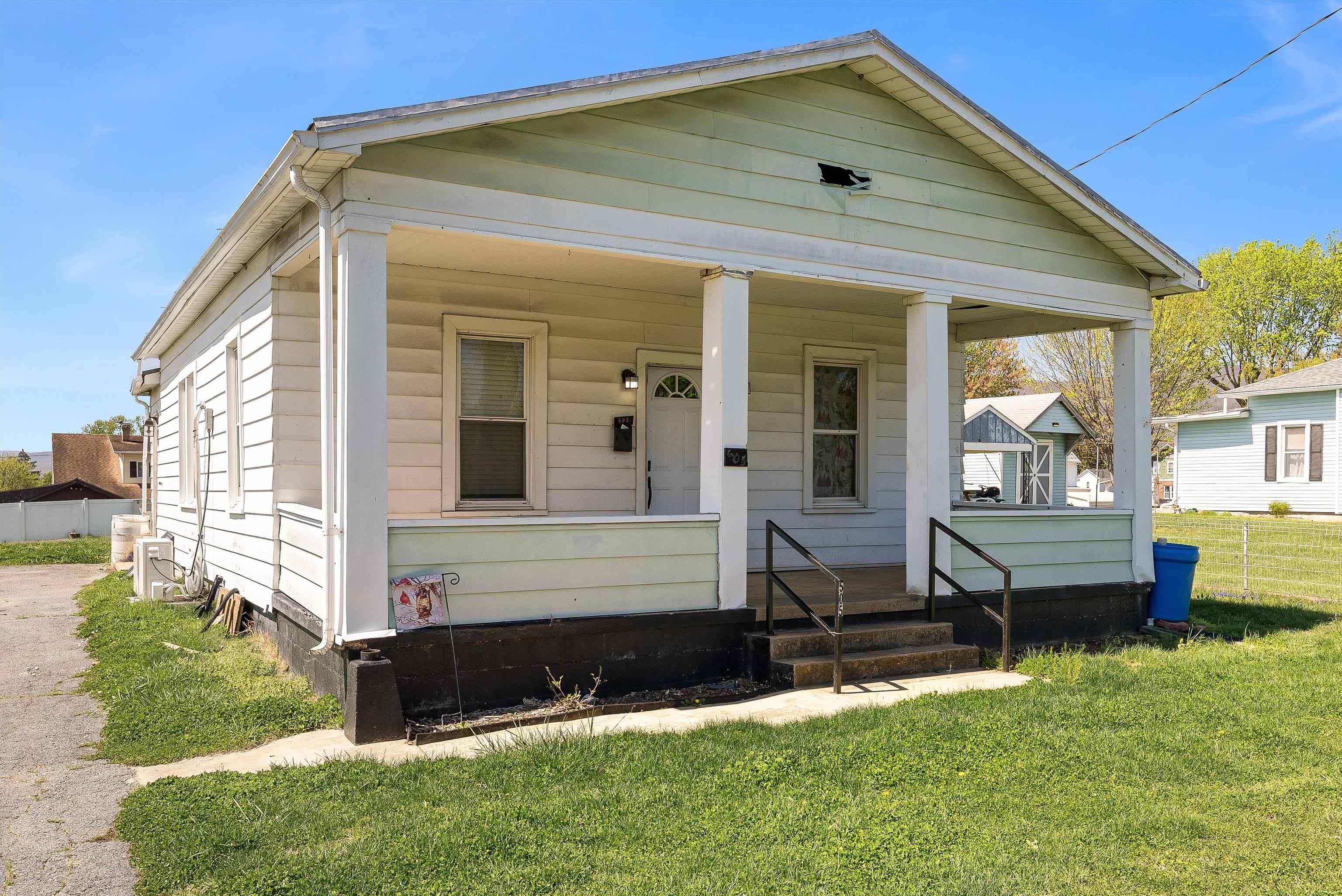 505 EIGHTH ST, SHENANDOAH, Virginia 22849, 2 Bedrooms Bedrooms, ,1 BathroomBathrooms,Residential,505 EIGHTH ST,675609 MLS # 675609