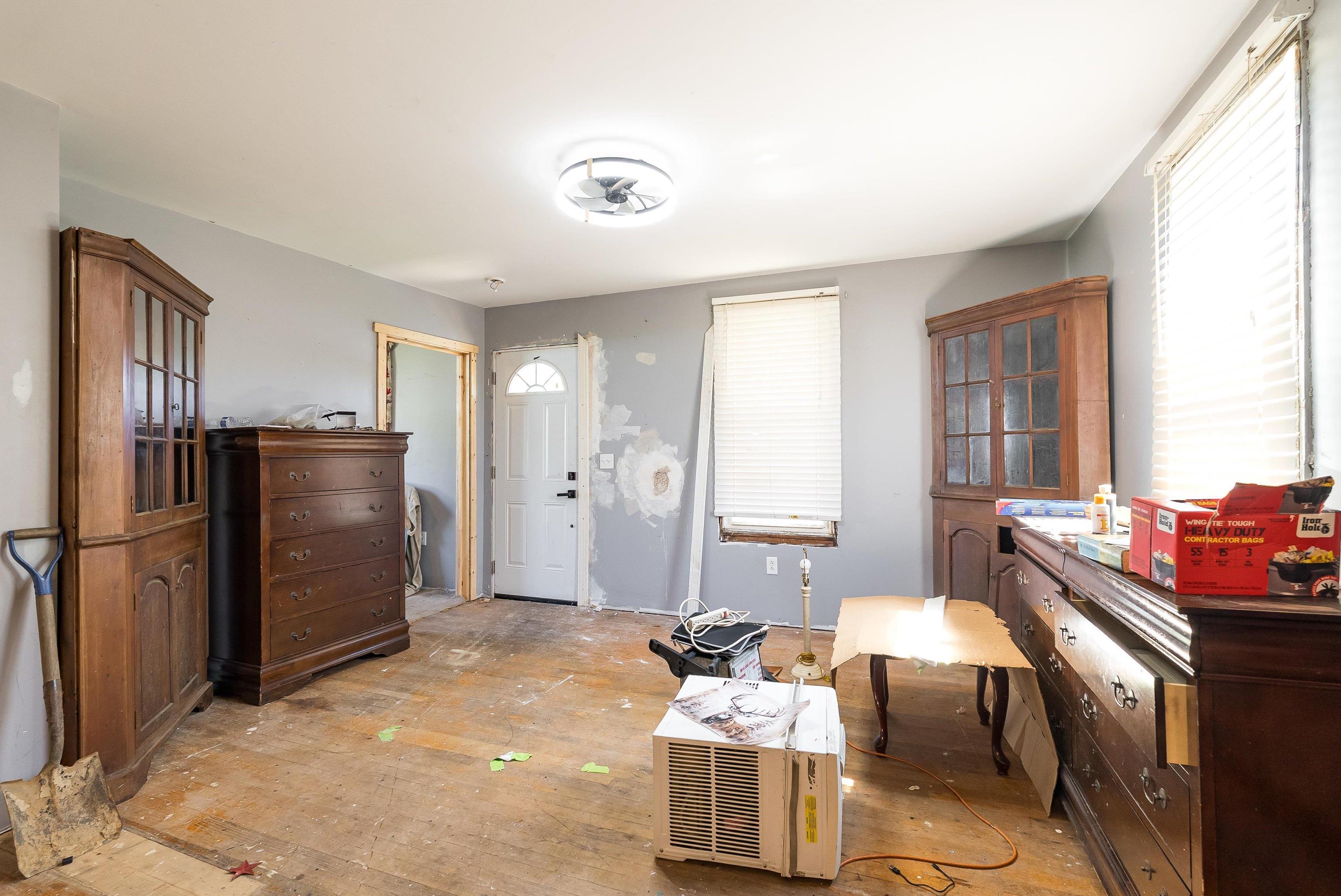 505 EIGHTH ST, SHENANDOAH, Virginia 22849, 2 Bedrooms Bedrooms, ,1 BathroomBathrooms,Residential,505 EIGHTH ST,675609 MLS # 675609