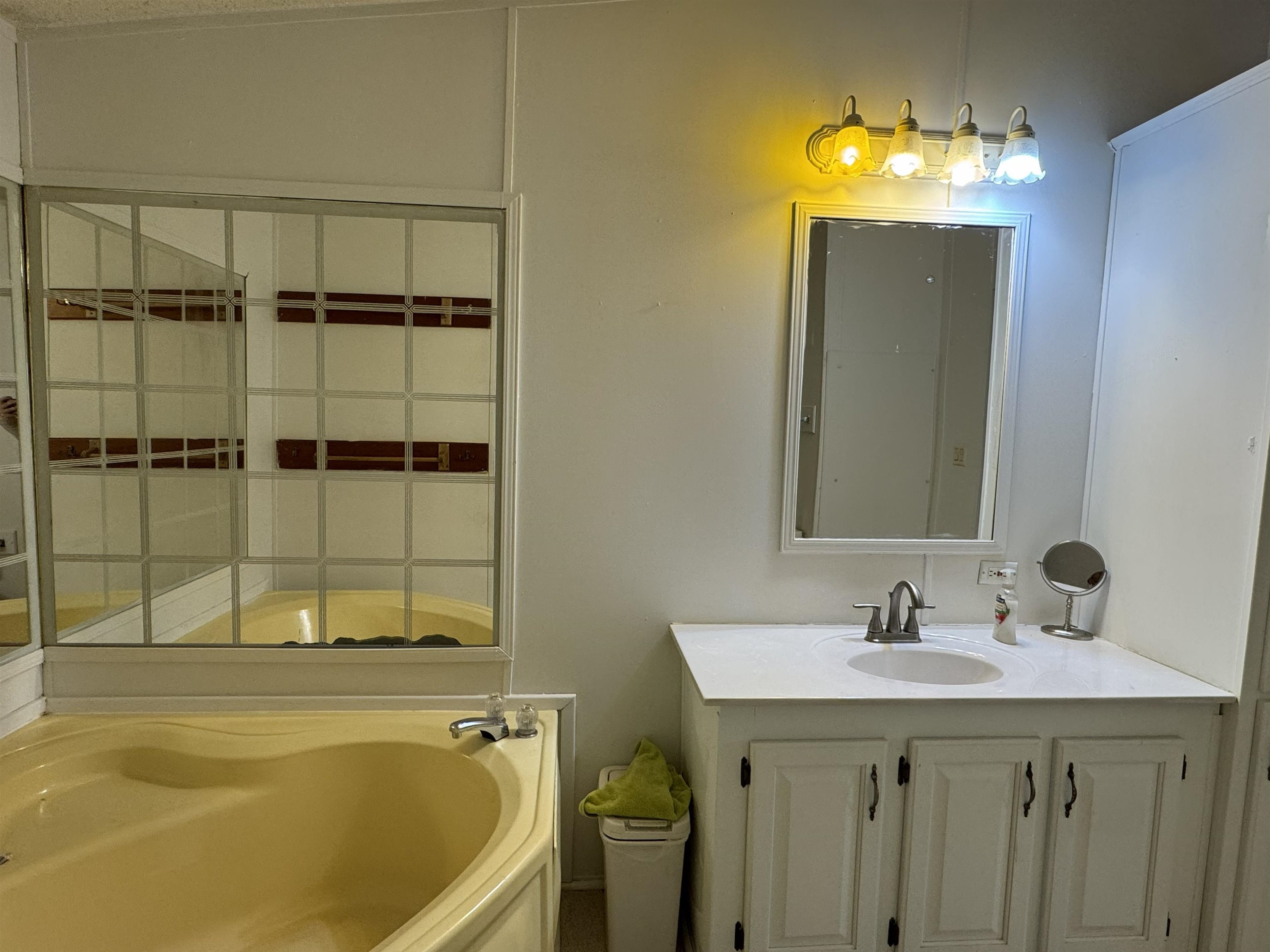 67 BOTTOM LN, LYNDHURST, Virginia 22952, 3 Bedrooms Bedrooms, ,2 BathroomsBathrooms,Residential,67 BOTTOM LN,675613 MLS # 675613