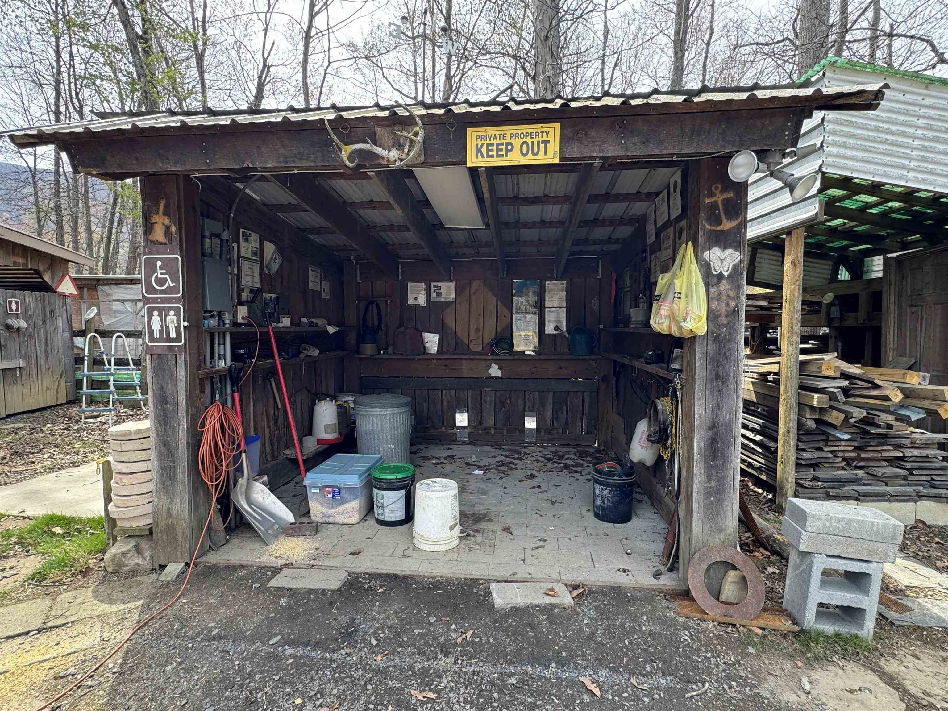 67 BOTTOM LN, LYNDHURST, Virginia 22952, 3 Bedrooms Bedrooms, ,2 BathroomsBathrooms,Residential,67 BOTTOM LN,675613 MLS # 675613