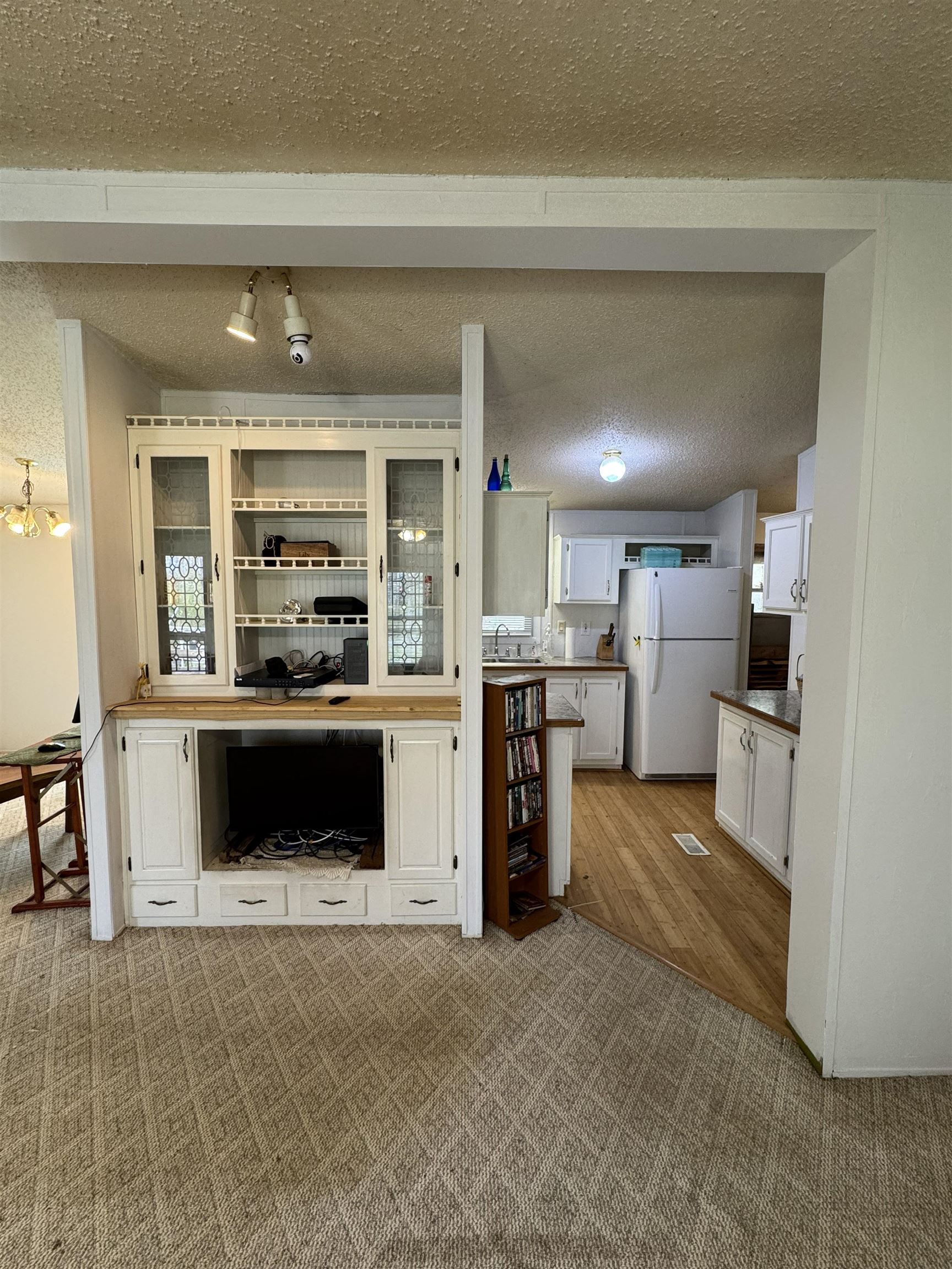 67 BOTTOM LN, LYNDHURST, Virginia 22952, 3 Bedrooms Bedrooms, ,2 BathroomsBathrooms,Residential,67 BOTTOM LN,675613 MLS # 675613