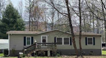 67 BOTTOM LN, LYNDHURST, Virginia 22952, 3 Bedrooms Bedrooms, ,2 BathroomsBathrooms,Residential,67 BOTTOM LN,675613 MLS # 675613