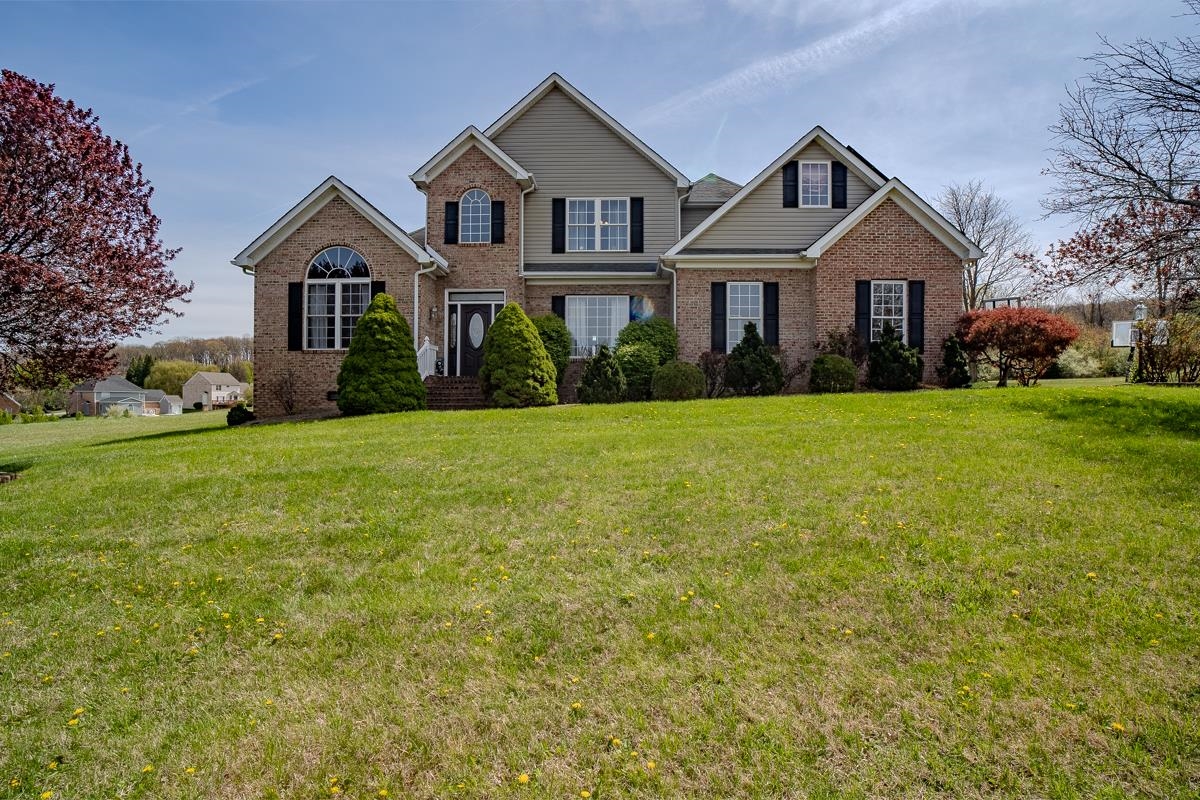 86 MEADOW GLEN DR, STAUNTON, Virginia 24401, 4 Bedrooms Bedrooms, ,2 BathroomsBathrooms,Residential,86 MEADOW GLEN DR,675618 MLS # 675618