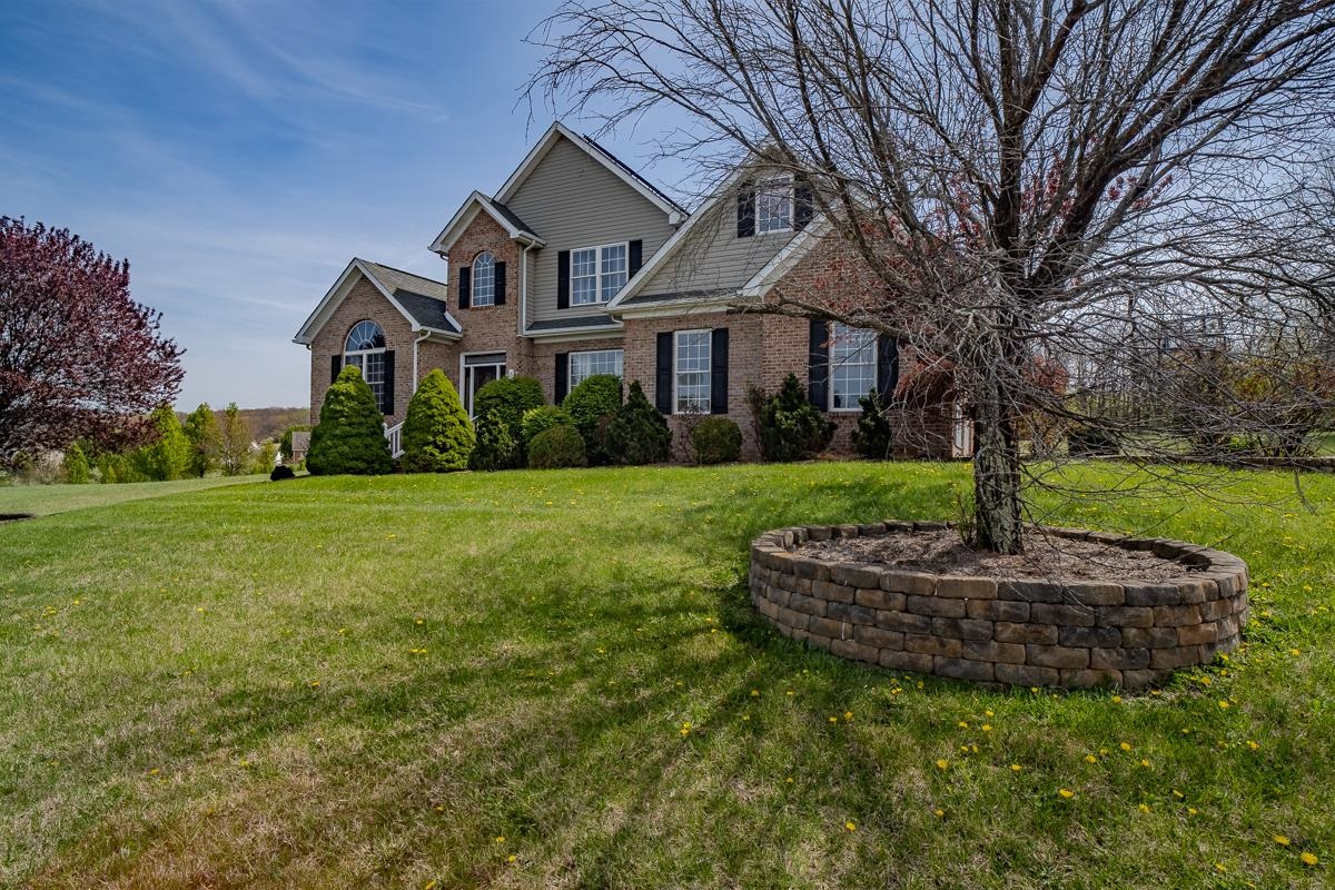 86 MEADOW GLEN DR, STAUNTON, Virginia 24401, 4 Bedrooms Bedrooms, ,2 BathroomsBathrooms,Residential,86 MEADOW GLEN DR,675618 MLS # 675618