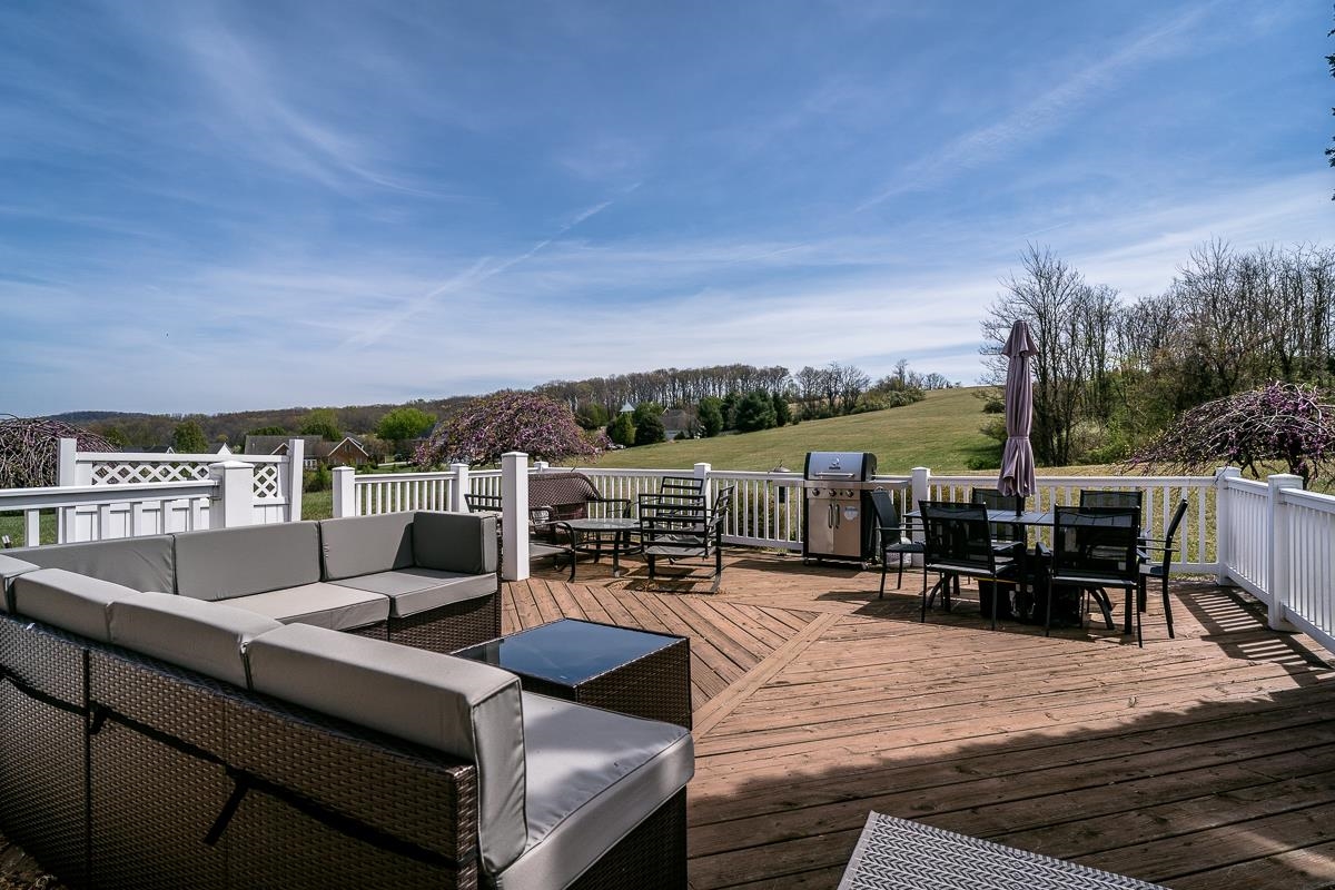 86 MEADOW GLEN DR, STAUNTON, Virginia 24401, 4 Bedrooms Bedrooms, ,2 BathroomsBathrooms,Residential,86 MEADOW GLEN DR,675618 MLS # 675618