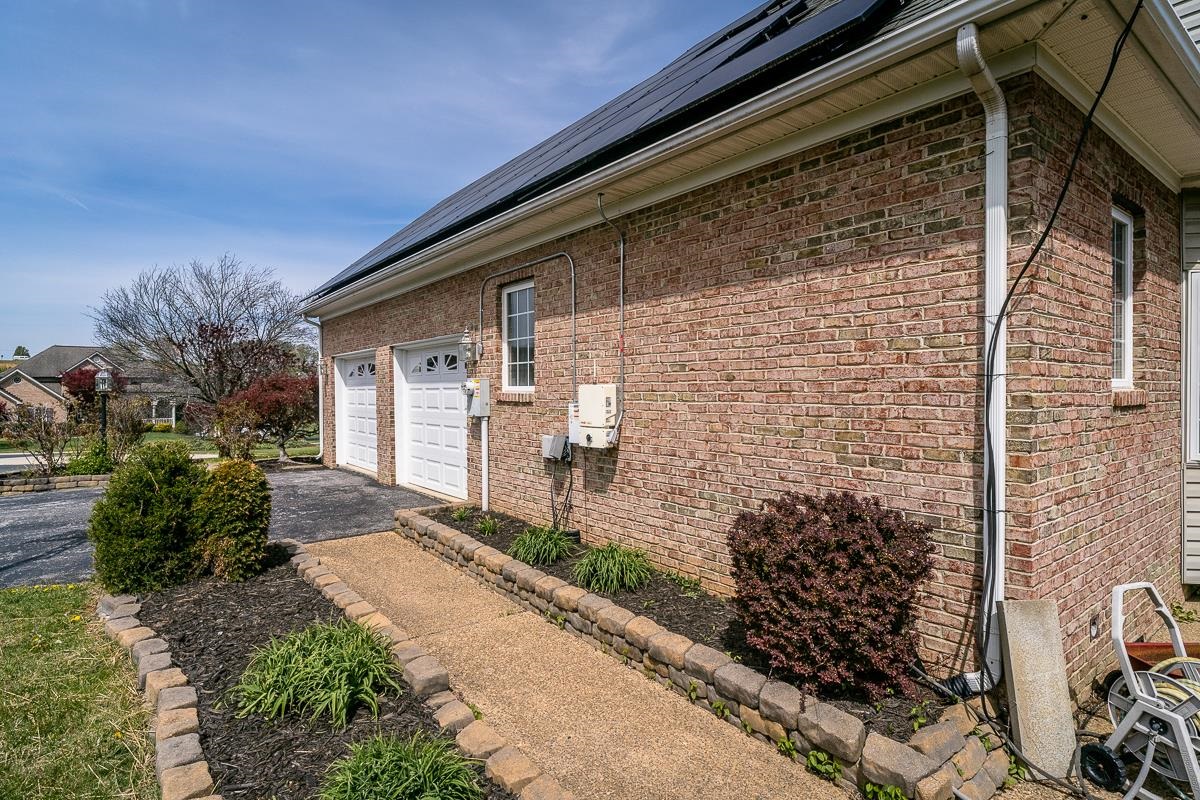 86 MEADOW GLEN DR, STAUNTON, Virginia 24401, 4 Bedrooms Bedrooms, ,2 BathroomsBathrooms,Residential,86 MEADOW GLEN DR,675618 MLS # 675618