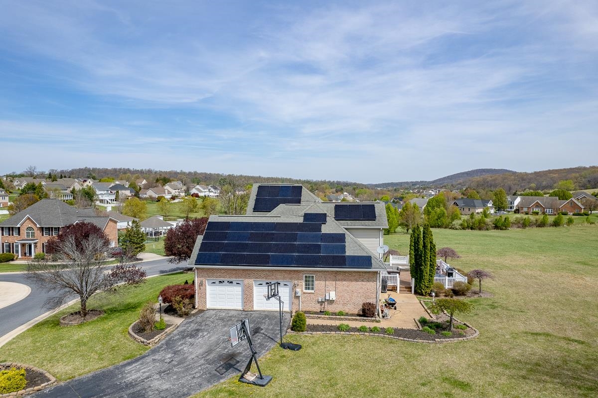 86 MEADOW GLEN DR, STAUNTON, Virginia 24401, 4 Bedrooms Bedrooms, ,2 BathroomsBathrooms,Residential,86 MEADOW GLEN DR,675618 MLS # 675618