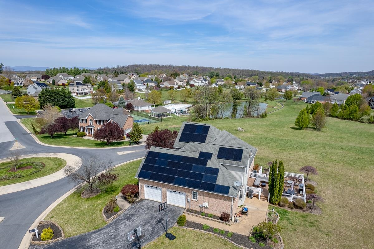 86 MEADOW GLEN DR, STAUNTON, Virginia 24401, 4 Bedrooms Bedrooms, ,2 BathroomsBathrooms,Residential,86 MEADOW GLEN DR,675618 MLS # 675618