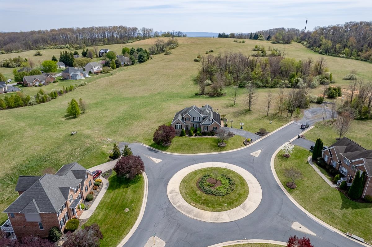 86 MEADOW GLEN DR, STAUNTON, Virginia 24401, 4 Bedrooms Bedrooms, ,2 BathroomsBathrooms,Residential,86 MEADOW GLEN DR,675618 MLS # 675618