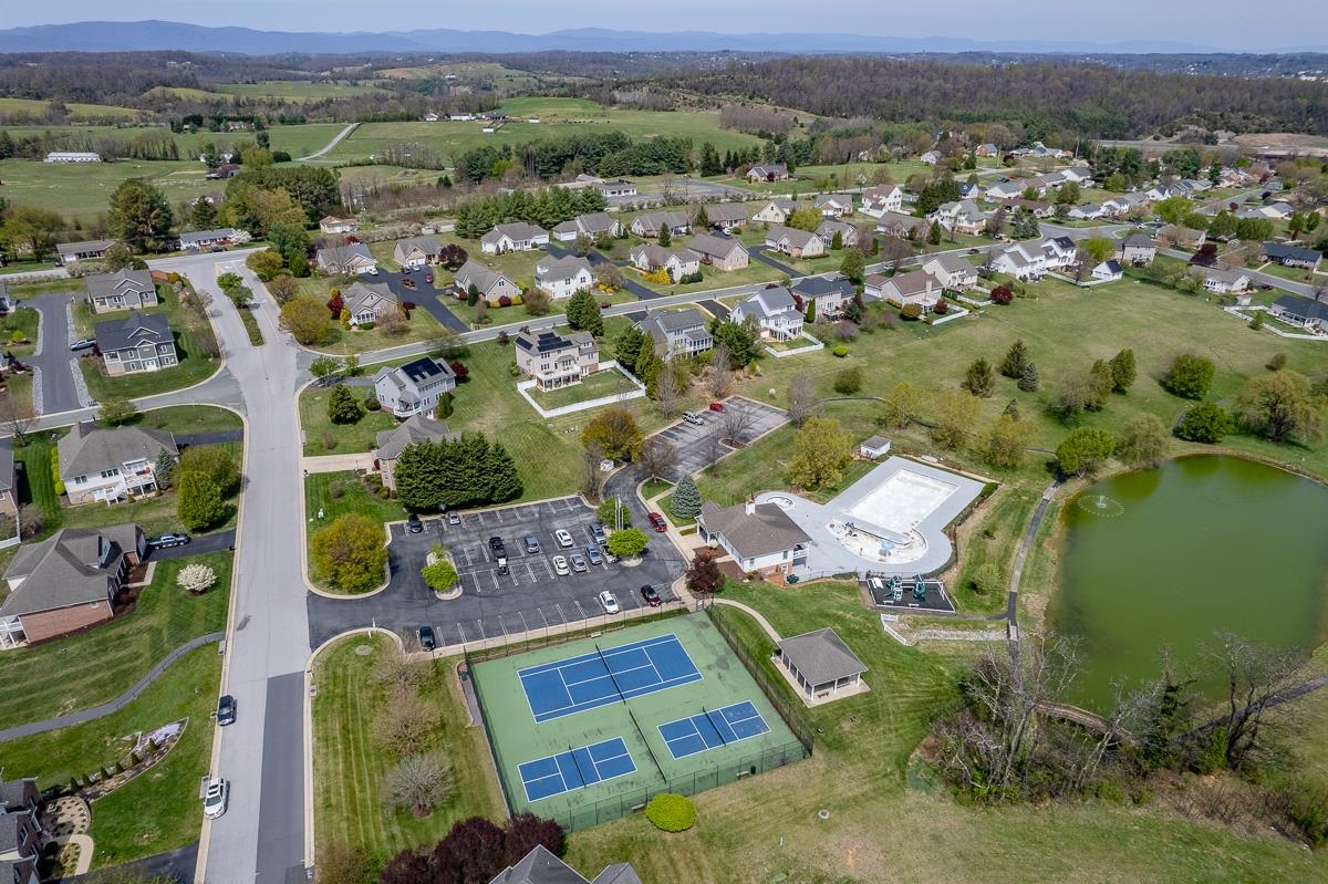 86 MEADOW GLEN DR, STAUNTON, Virginia 24401, 4 Bedrooms Bedrooms, ,2 BathroomsBathrooms,Residential,86 MEADOW GLEN DR,675618 MLS # 675618