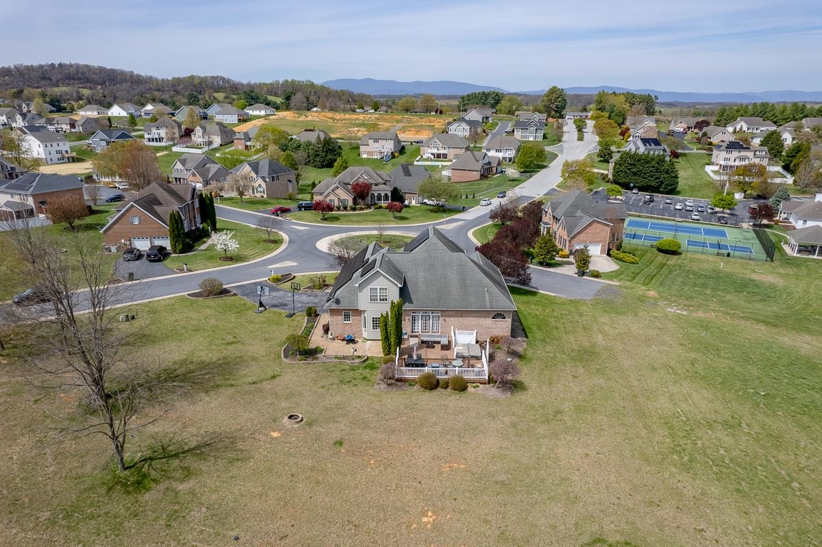 86 MEADOW GLEN DR, STAUNTON, Virginia 24401, 4 Bedrooms Bedrooms, ,2 BathroomsBathrooms,Residential,86 MEADOW GLEN DR,675618 MLS # 675618