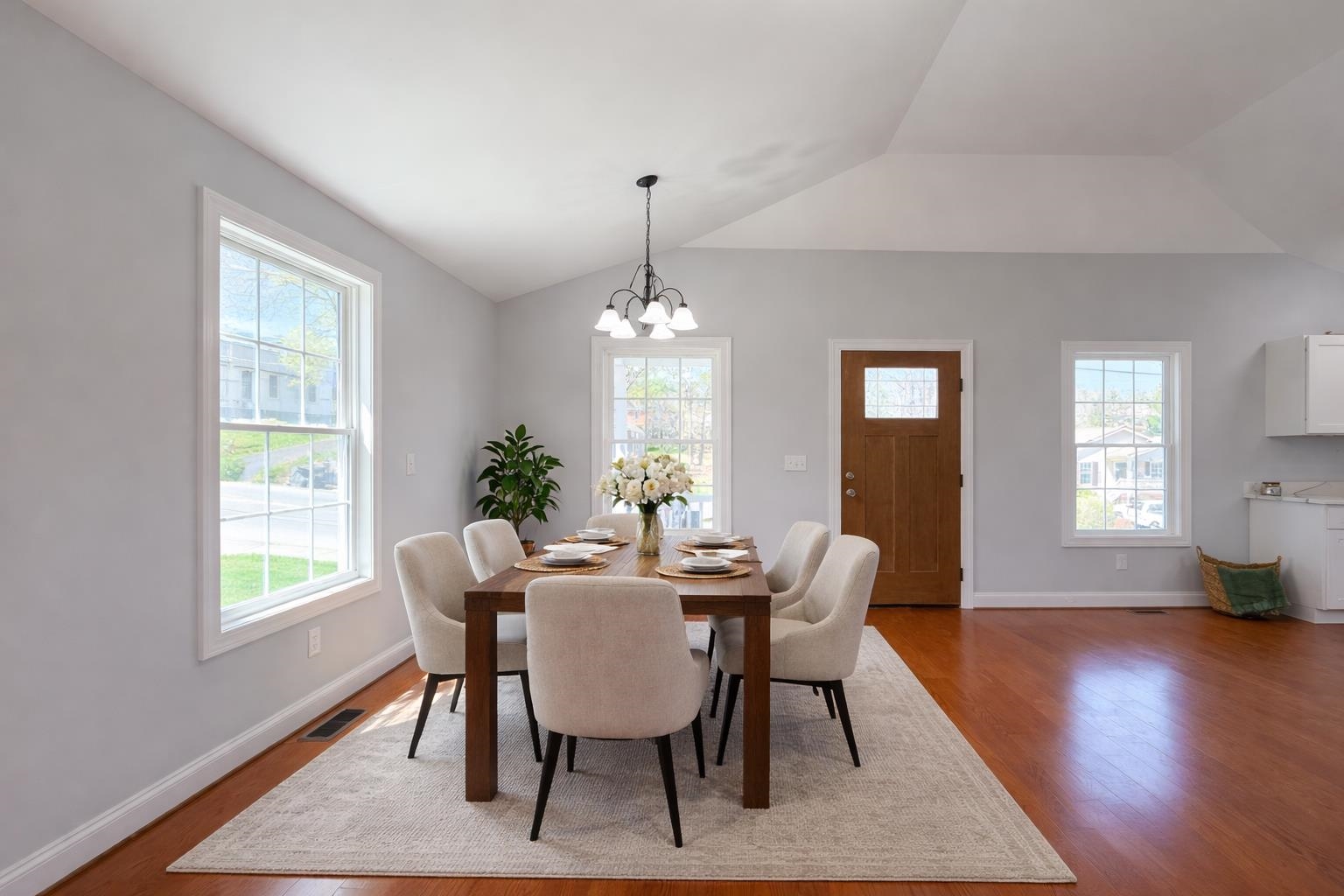 515 GRUBERT AVE, STAUNTON, Virginia 24401, 3 Bedrooms Bedrooms, ,2 BathroomsBathrooms,Residential,515 GRUBERT AVE,675619 MLS # 675619