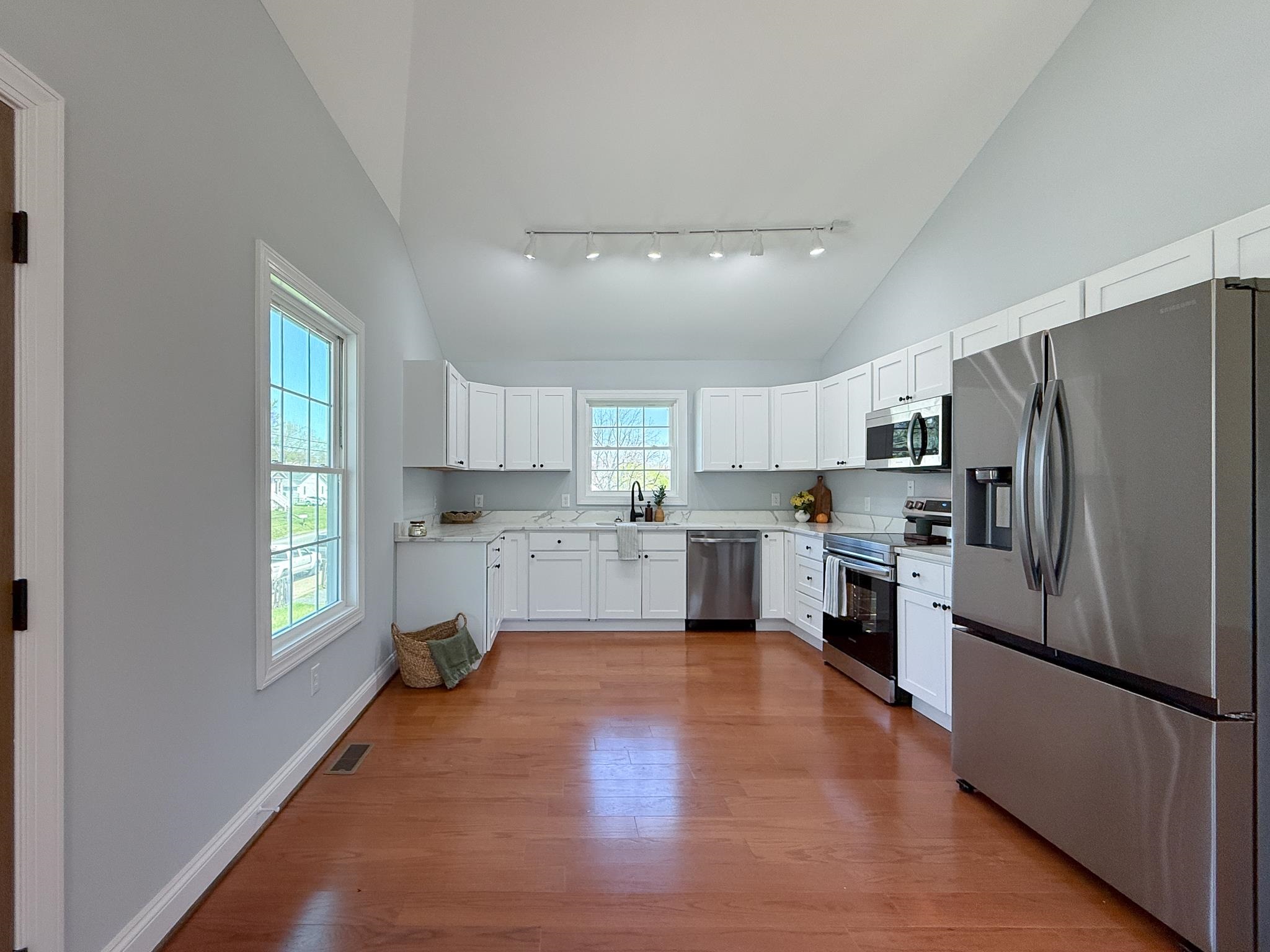 515 GRUBERT AVE, STAUNTON, Virginia 24401, 3 Bedrooms Bedrooms, ,2 BathroomsBathrooms,Residential,515 GRUBERT AVE,675619 MLS # 675619