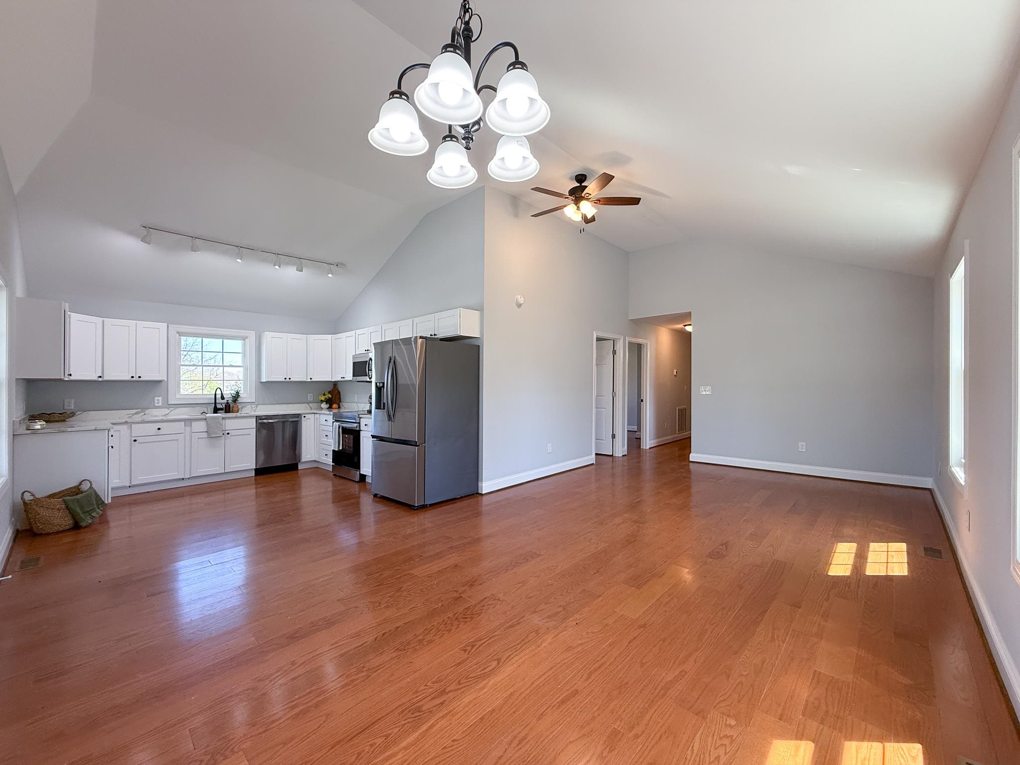 515 GRUBERT AVE, STAUNTON, Virginia 24401, 3 Bedrooms Bedrooms, ,2 BathroomsBathrooms,Residential,515 GRUBERT AVE,675619 MLS # 675619