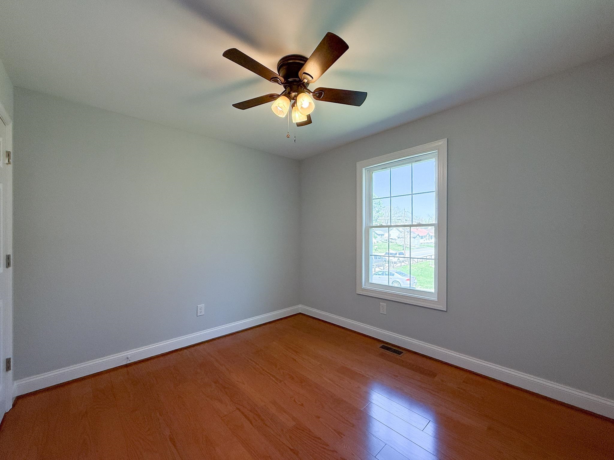 515 GRUBERT AVE, STAUNTON, Virginia 24401, 3 Bedrooms Bedrooms, ,2 BathroomsBathrooms,Residential,515 GRUBERT AVE,675619 MLS # 675619