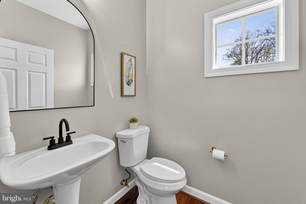 6358 BARN OWL CT, WARRENTON, Virginia, 5 Bedrooms Bedrooms, ,4 BathroomsBathrooms,Residential,6358 BARN OWL CT,VAFQ2021048 MLS # VAFQ2021048