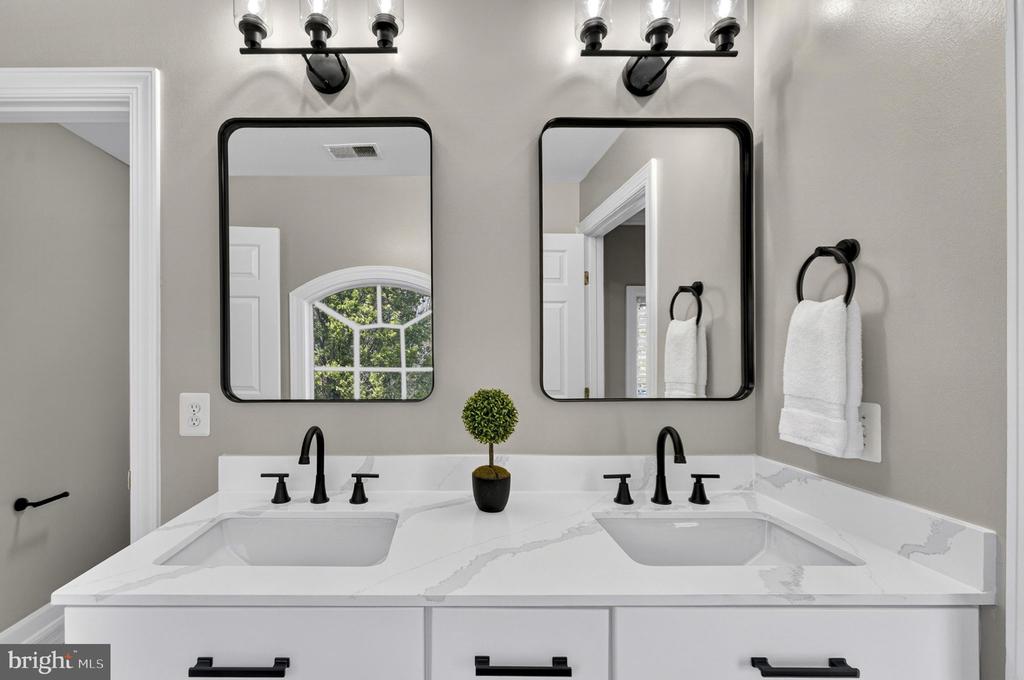 6358 BARN OWL CT, WARRENTON, Virginia, 5 Bedrooms Bedrooms, ,4 BathroomsBathrooms,Residential,6358 BARN OWL CT,VAFQ2021048 MLS # VAFQ2021048