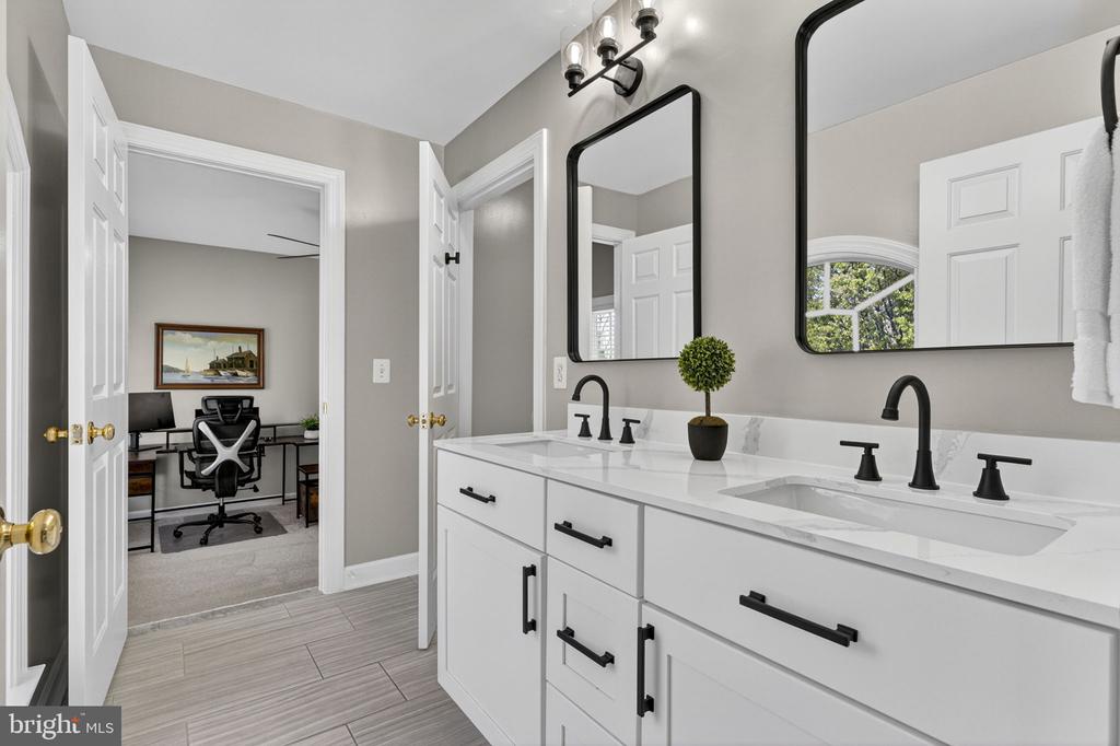 6358 BARN OWL CT, WARRENTON, Virginia, 5 Bedrooms Bedrooms, ,4 BathroomsBathrooms,Residential,6358 BARN OWL CT,VAFQ2021048 MLS # VAFQ2021048