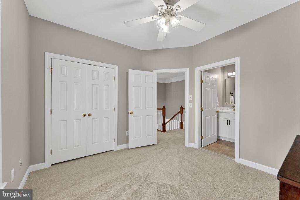 6358 BARN OWL CT, WARRENTON, Virginia, 5 Bedrooms Bedrooms, ,4 BathroomsBathrooms,Residential,6358 BARN OWL CT,VAFQ2021048 MLS # VAFQ2021048