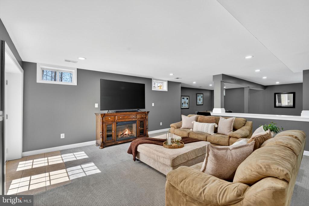 6358 BARN OWL CT, WARRENTON, Virginia, 5 Bedrooms Bedrooms, ,4 BathroomsBathrooms,Residential,6358 BARN OWL CT,VAFQ2021048 MLS # VAFQ2021048