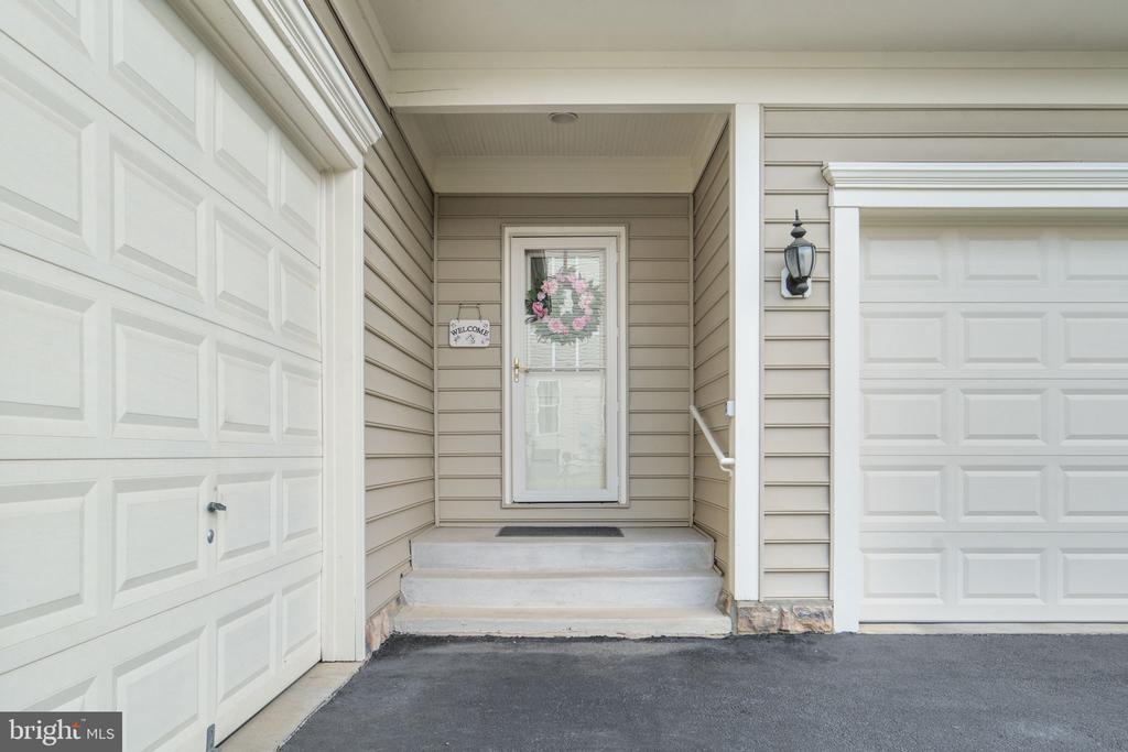 4045 CRAY DR, WARRENTON, Virginia, 5 Bedrooms Bedrooms, ,4 BathroomsBathrooms,Residential,4045 CRAY DR,VAFQ2021070 MLS # VAFQ2021070