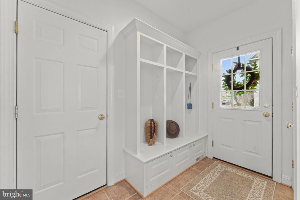 4045 CRAY DR, WARRENTON, Virginia, 5 Bedrooms Bedrooms, ,4 BathroomsBathrooms,Residential,4045 CRAY DR,VAFQ2021070 MLS # VAFQ2021070