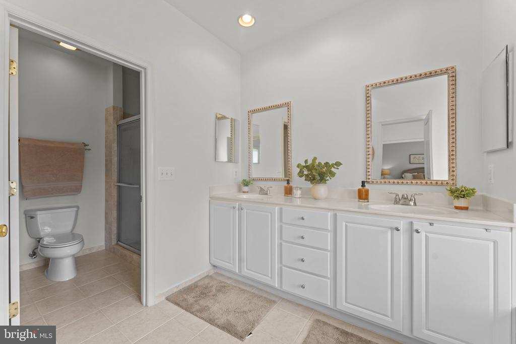 4045 CRAY DR, WARRENTON, Virginia, 5 Bedrooms Bedrooms, ,4 BathroomsBathrooms,Residential,4045 CRAY DR,VAFQ2021070 MLS # VAFQ2021070